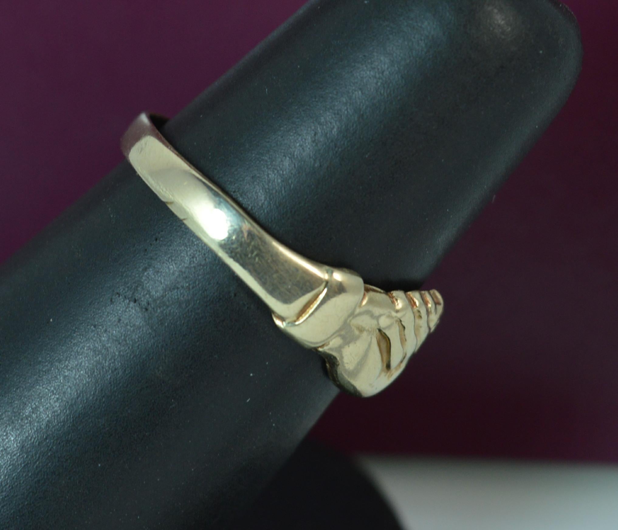 Superb 9 Carat Gold Claddagh Fede Ring 6
