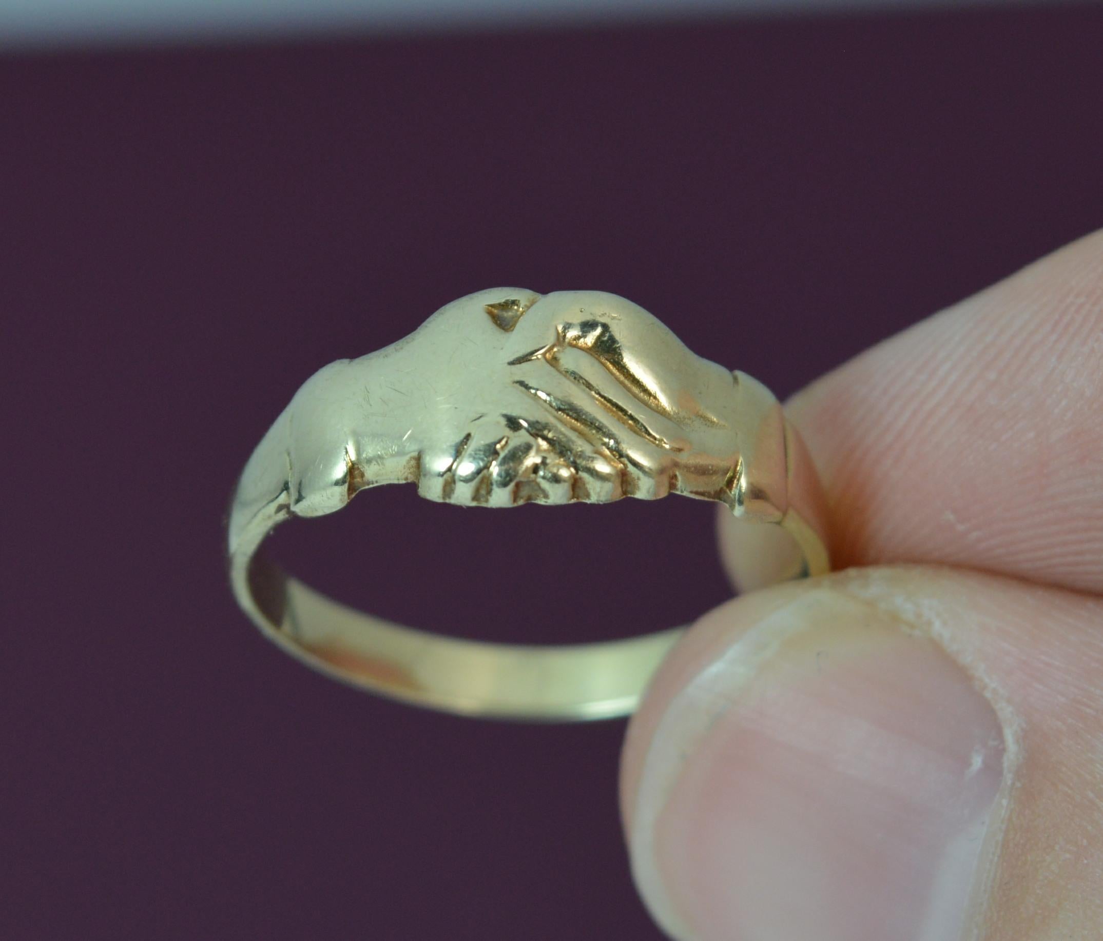 Women's Superb 9 Carat Gold Claddagh Fede Ring