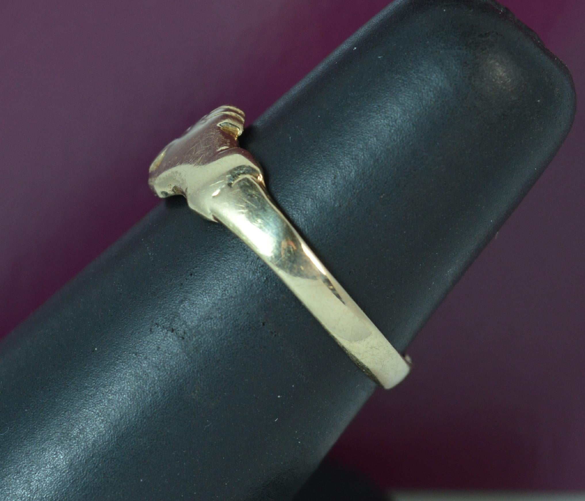 Superb 9 Carat Gold Claddagh Fede Ring 4