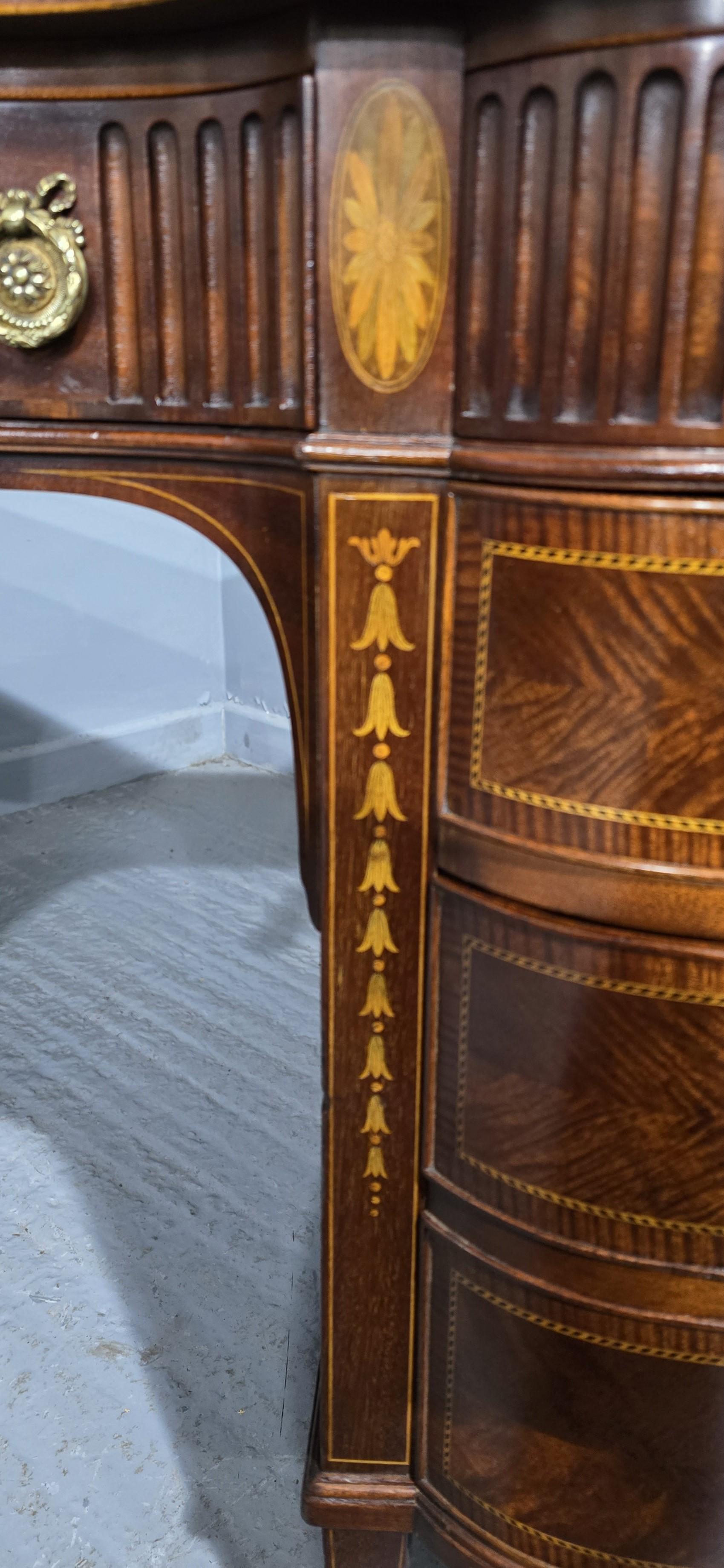 Superb Adams Inlaid Desk In Excellent Condition For Sale In Swadlincote, GB