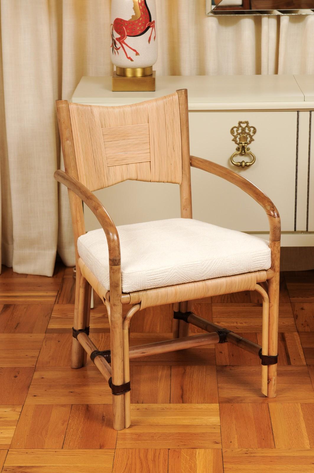 Americano Superbo set di 12 sedie da pranzo in canna merbau ALL ARMS di John Hutton per Donghia in vendita