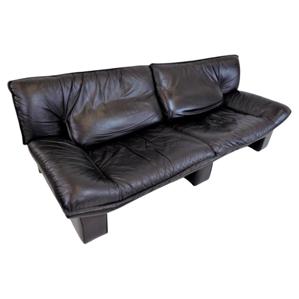 Superbe Canapé bas en cuir italien Nicoletti Salotti Post Modern Bon état - En vente à Brooklyn, NY