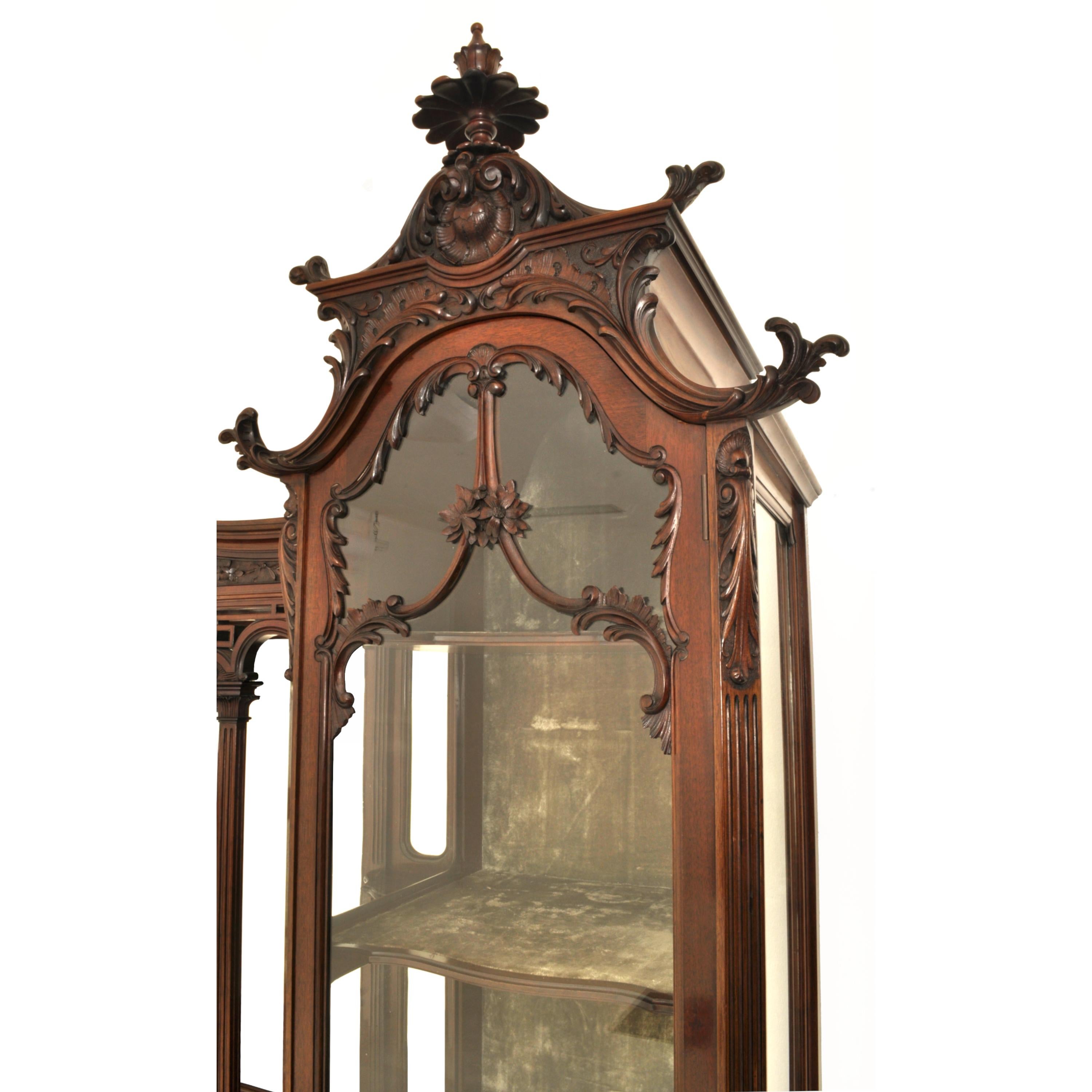 Antique 19th Century Chinese Chippendale Carved Mahogany Display Cabinet Hutch In Good Condition In Portland, OR