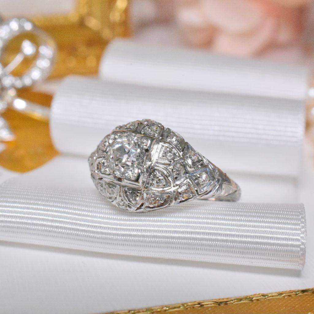 Superbe bague Art déco ancienne en platine et diamants 0,92 carat Unisexe en vente