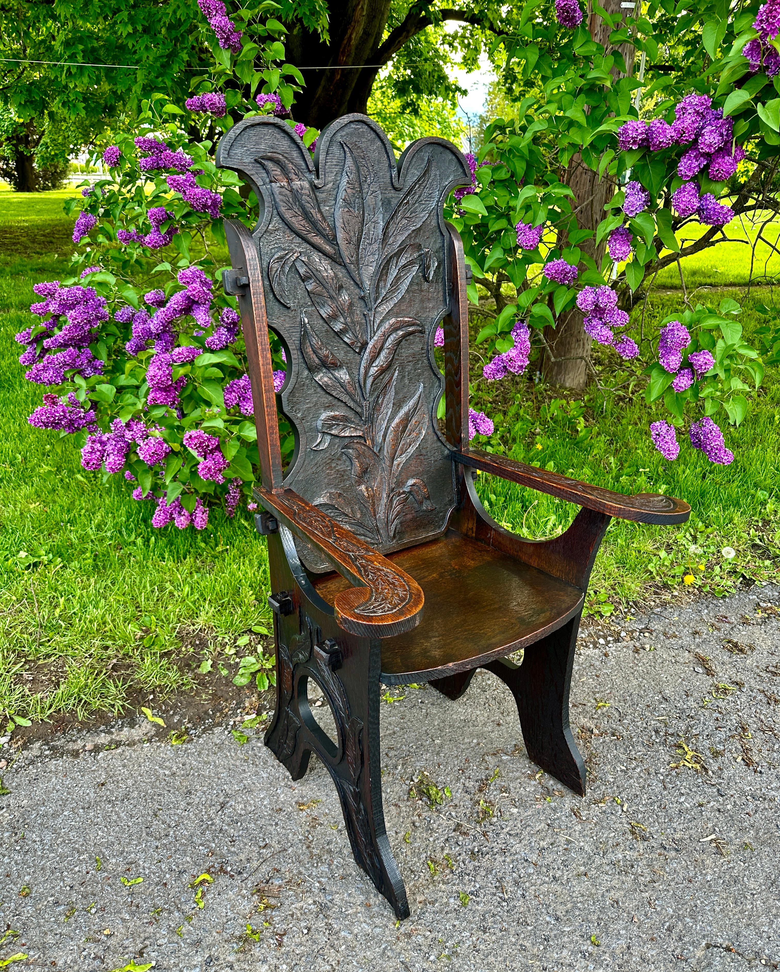 Antiker Arts and Crafts „Funky“ aufwändig geschnitzter Stuhl (Stickley-Ära) - 50% OFF (amerikanisch) im Angebot