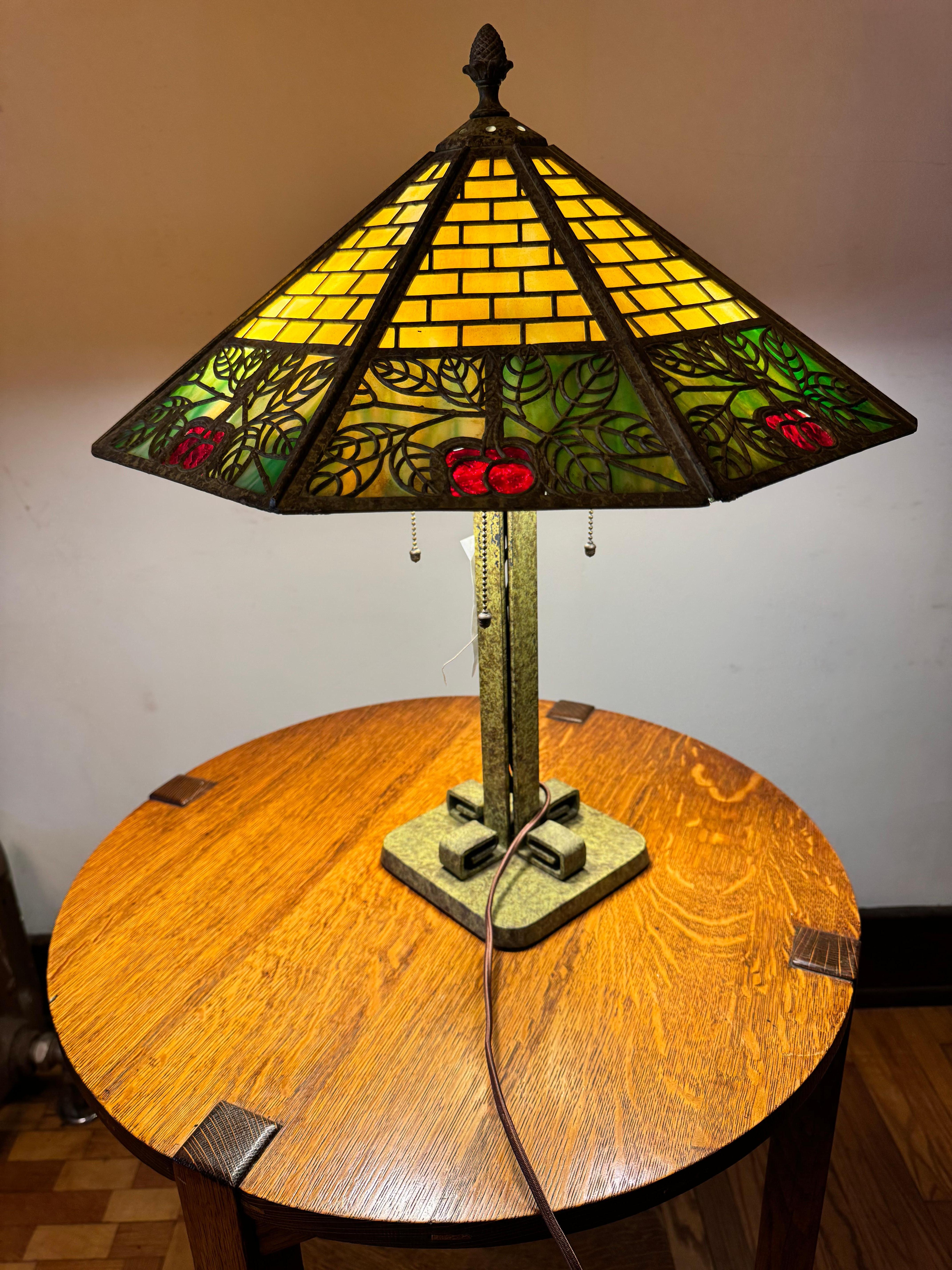 Americano SUPERB Lampada da tavolo Arte Antiques da B&H  stickley era- W6081 in vendita