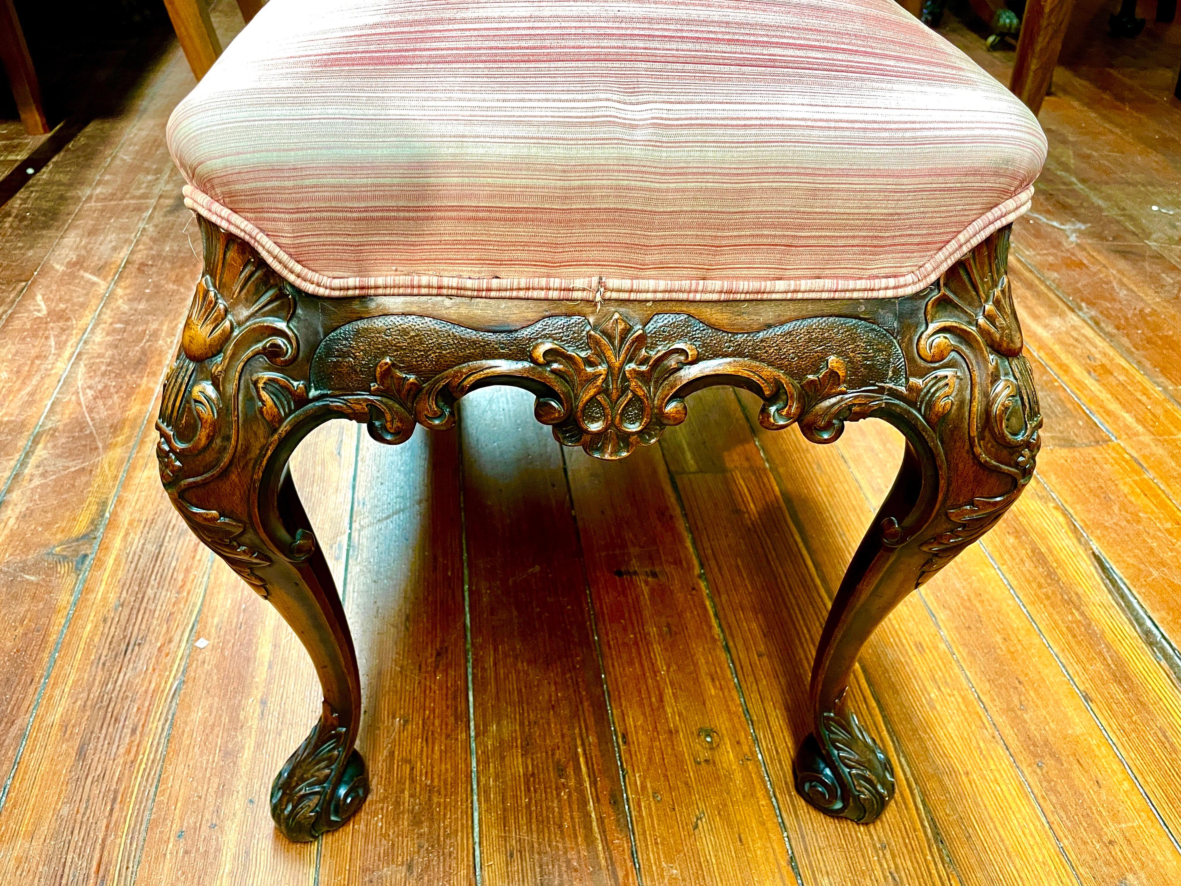 Superb Antique English Geo. Style Carved Mahogany Bedside or Fireside Bench For Sale 3