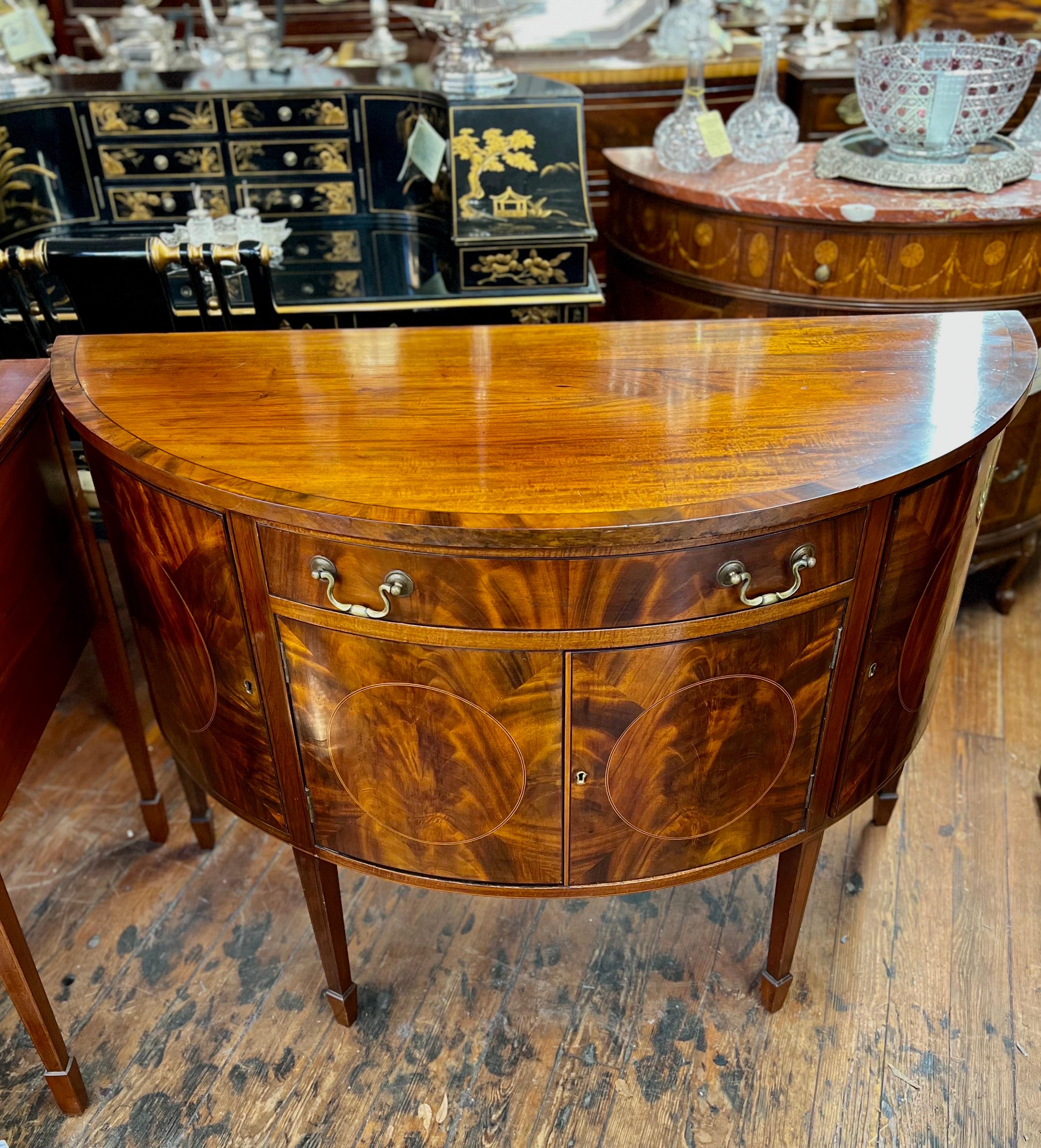 Superb Antique English Inlaid Flame Mahogany Demilune Hepp. Style Sideboard In Good Condition In Charleston, SC