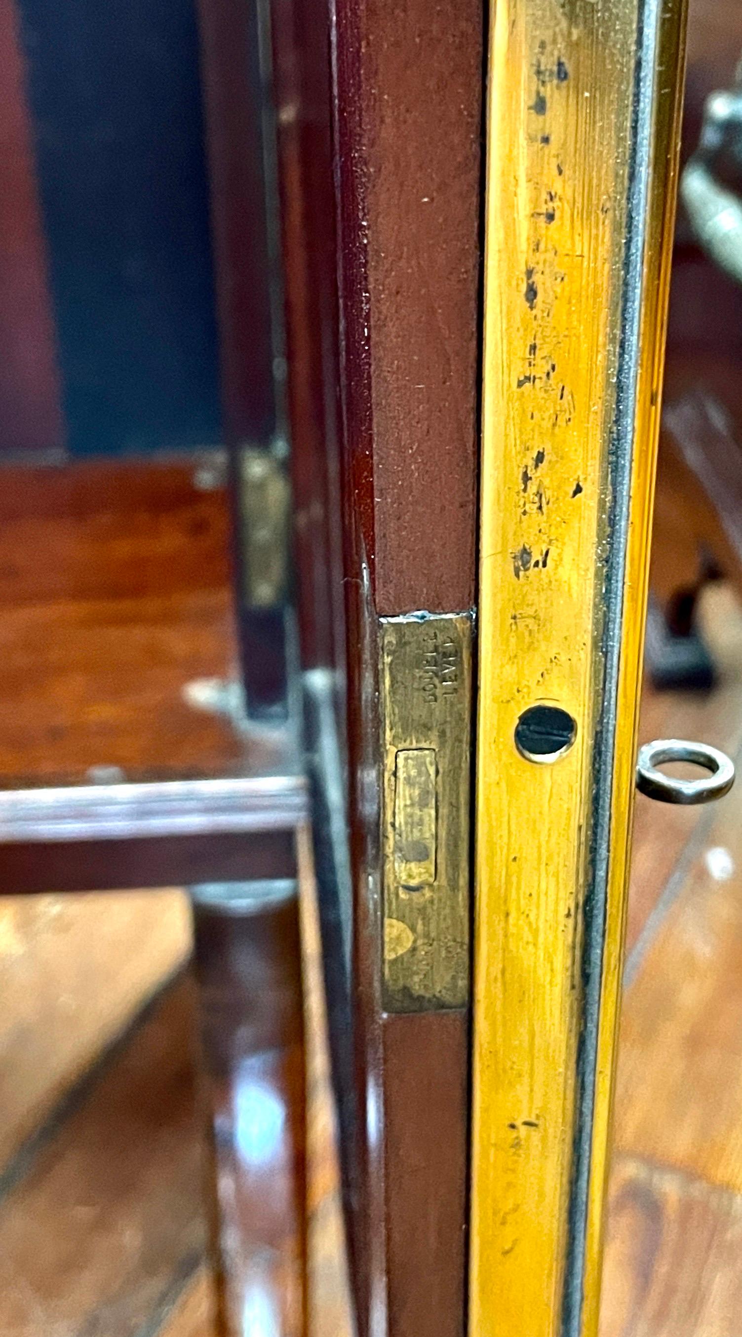 Superbe mahog Antique English Inlaid. Secrétaire a' Abbatant ou Bonheur du Jour en vente 9