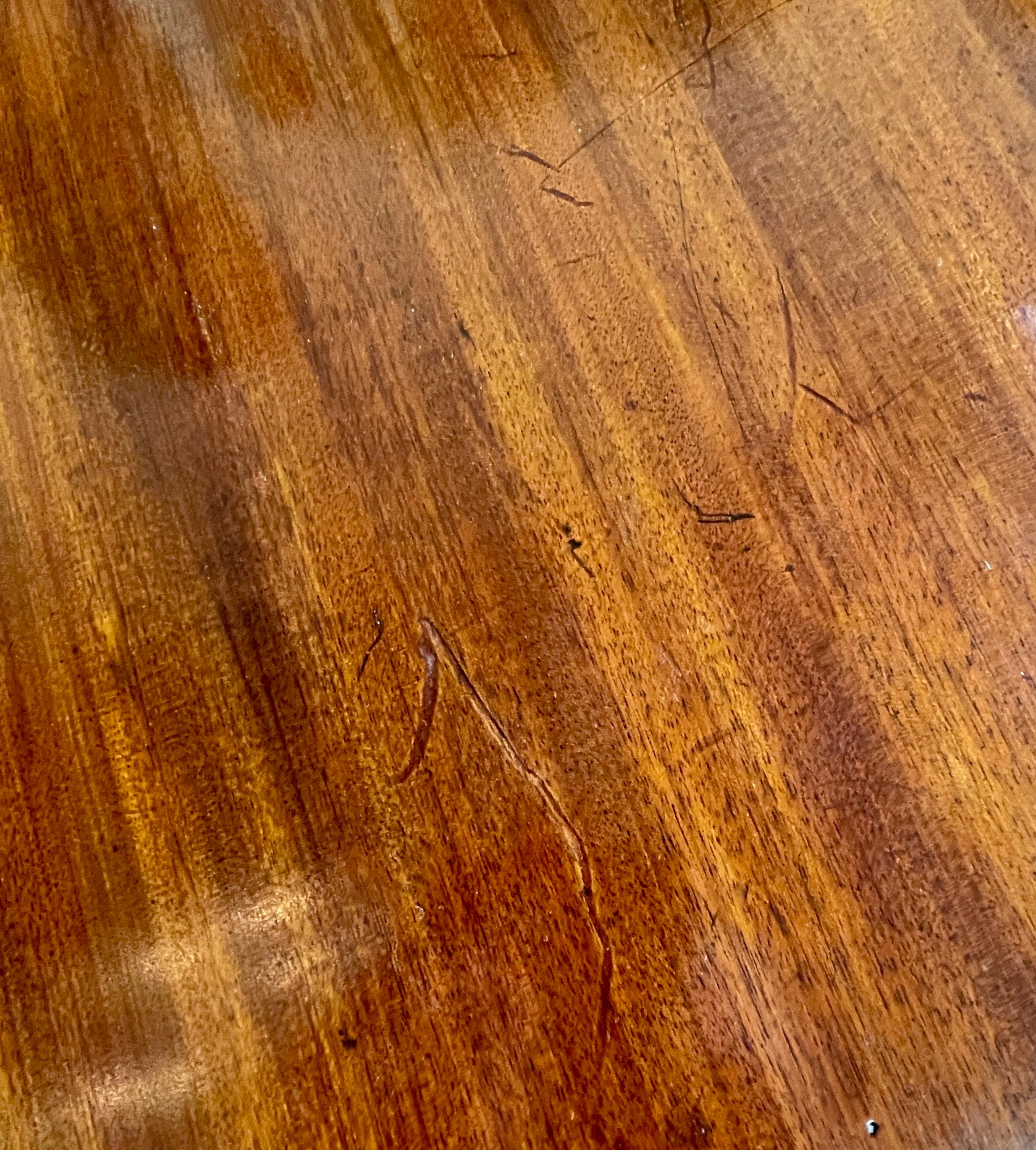 table anglaise ancienne