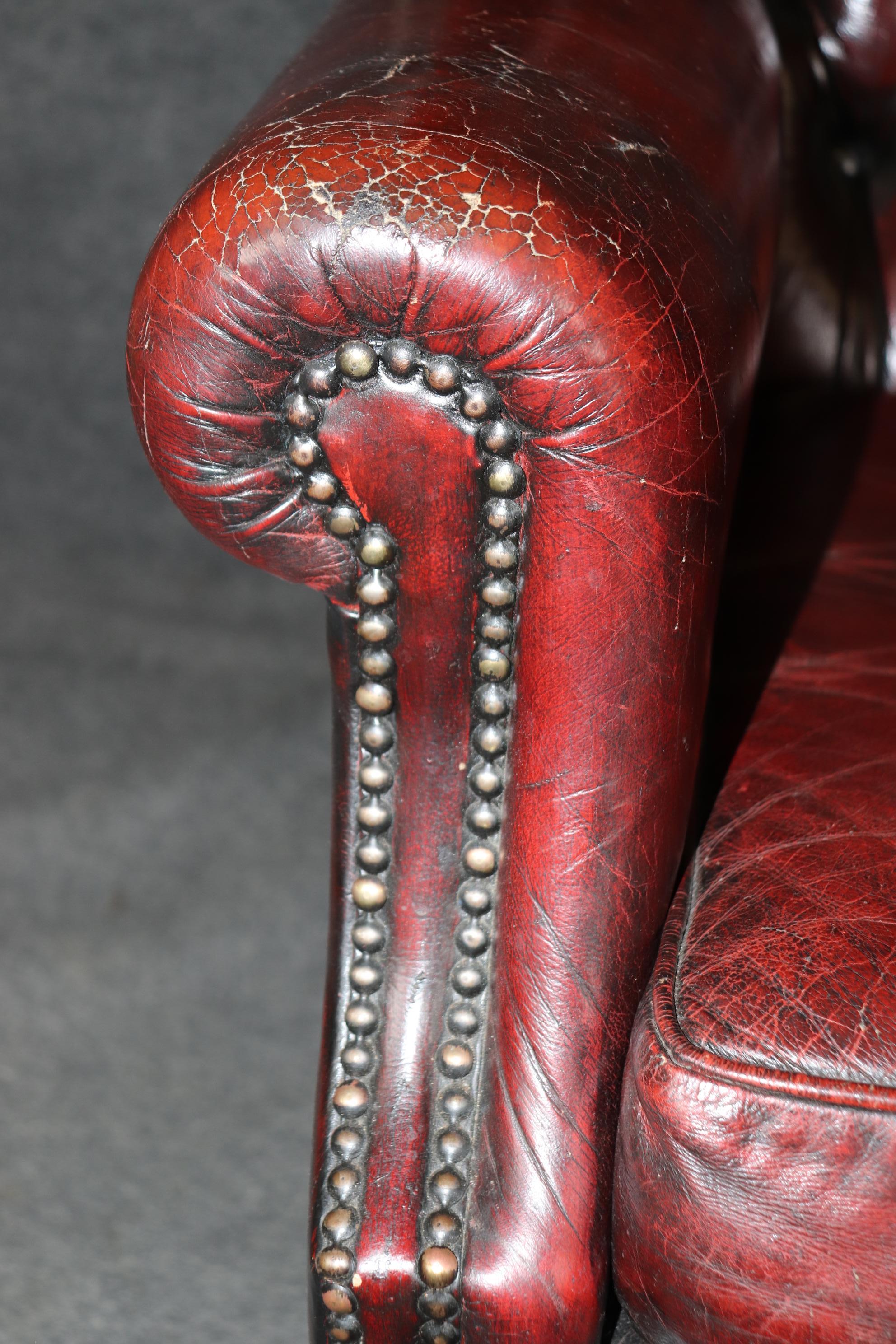 Superb Antique English-Made Tufted Leather Chesterfield Wingback Wingchair For Sale 5
