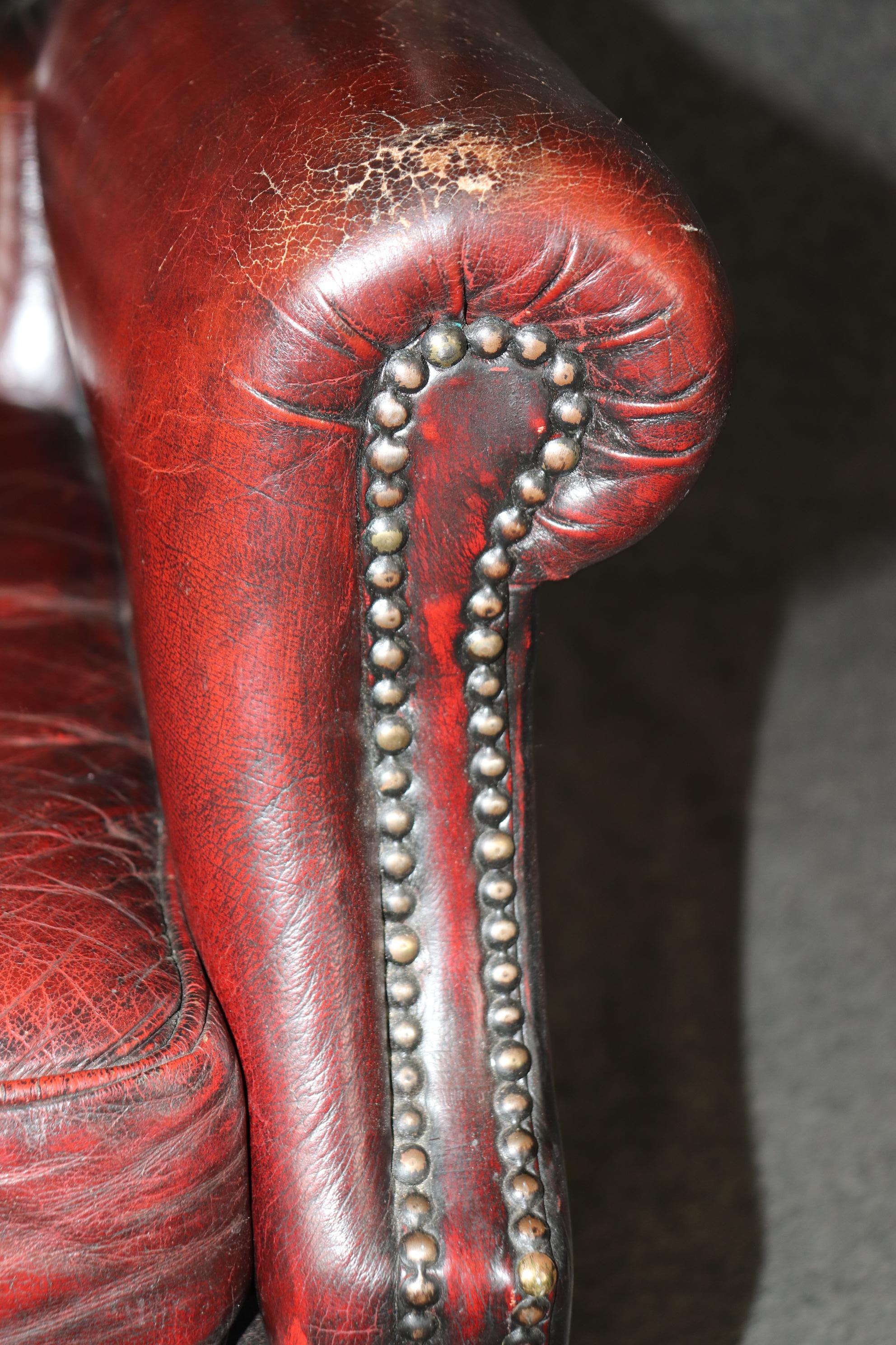 Superb Antique English-Made Tufted Leather Chesterfield Wingback Wingchair For Sale 6