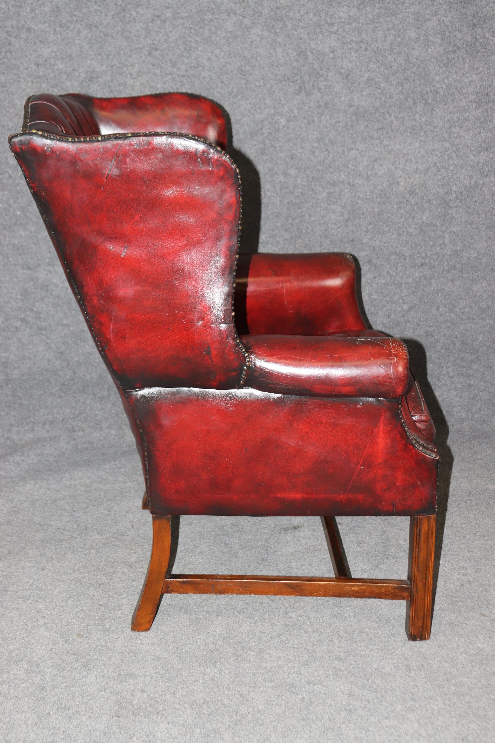 Early 20th Century Superb Antique English-Made Tufted Leather Chesterfield Wingback Wingchair For Sale