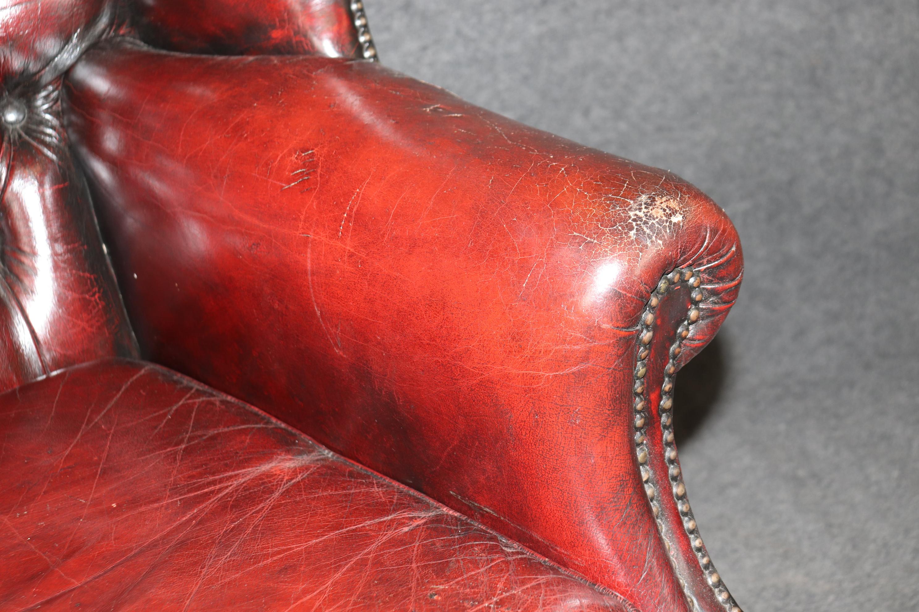 Superb Antique English-Made Tufted Leather Chesterfield Wingback Wingchair For Sale 4