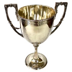 Magnífica taza amorosa de 2 asas grabada a mano en placa de plata inglesa de Sheffield