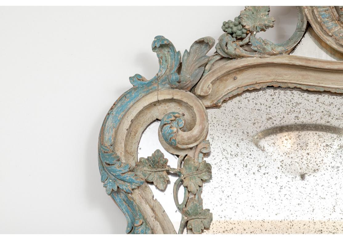 Européen Superbe miroir européen ancien décoré de peinture en vente