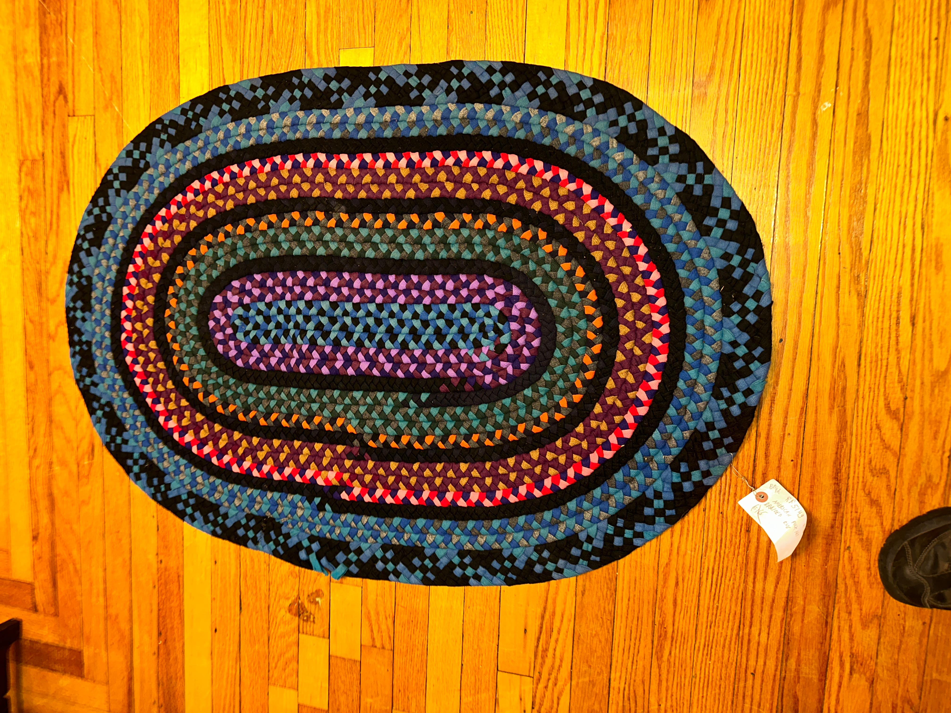 Milieu du XXe siècle SUPERBE Tapis tressé d'art populaire américain de Berks County, PA, USA - RR5143 en vente