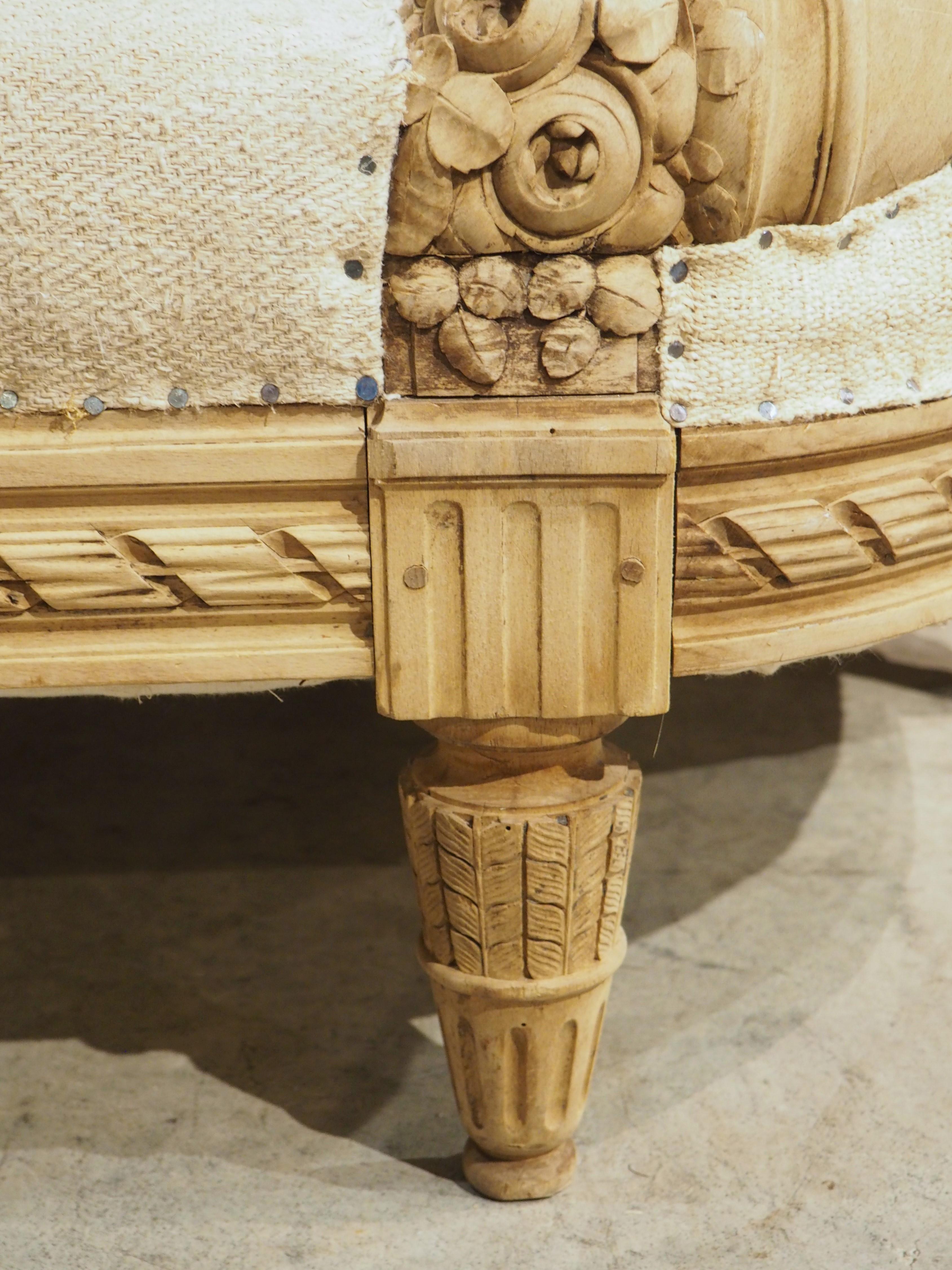 Hervorragendes antikes französisches Kanapee mit geschwungenen Enden und Füllhornmotiven, 19.C. im Angebot 3