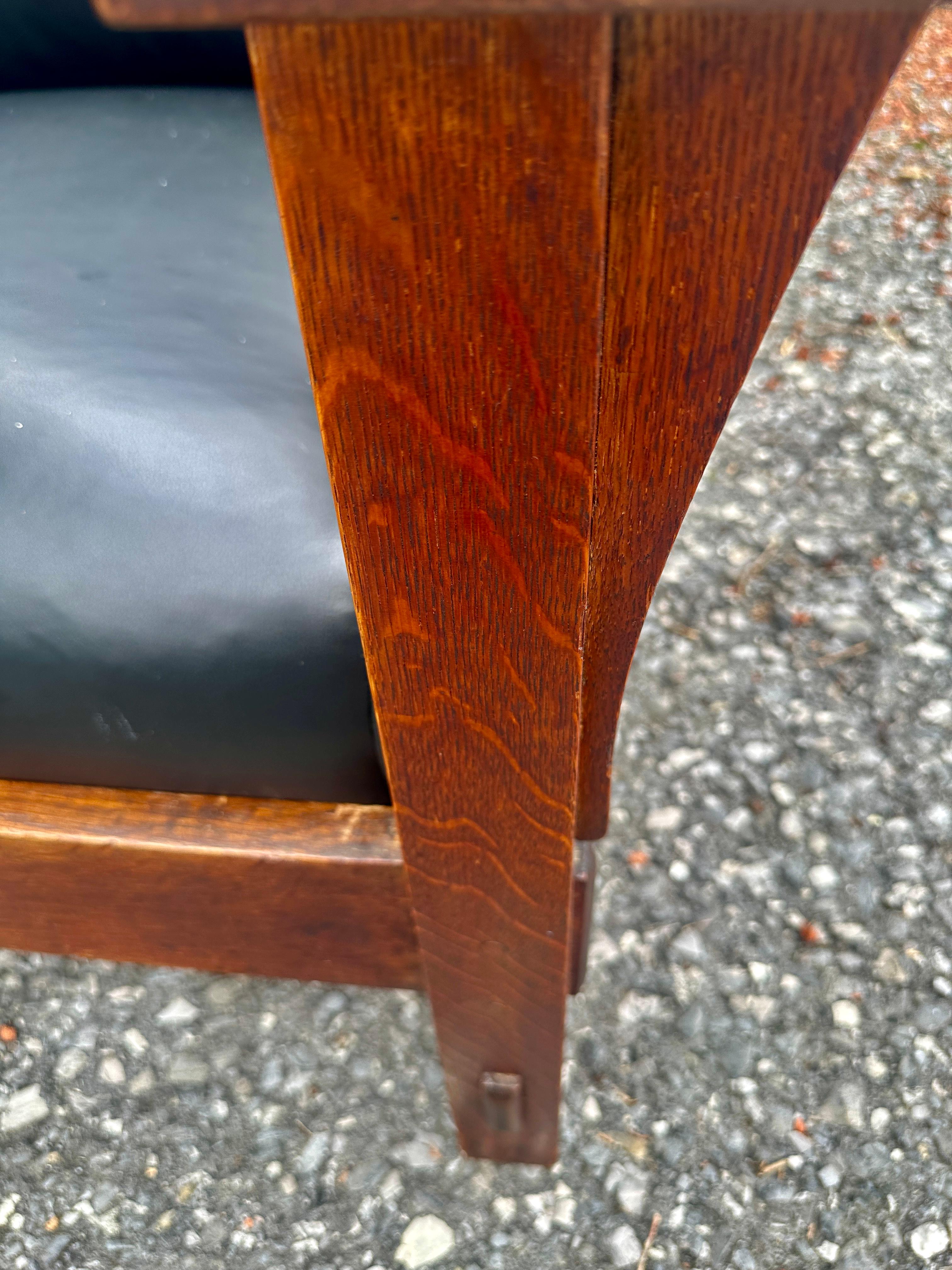 Superbe chaise Morris à bras cintré Gustav Stickley, modèle 369 - W8067 en vente 3
