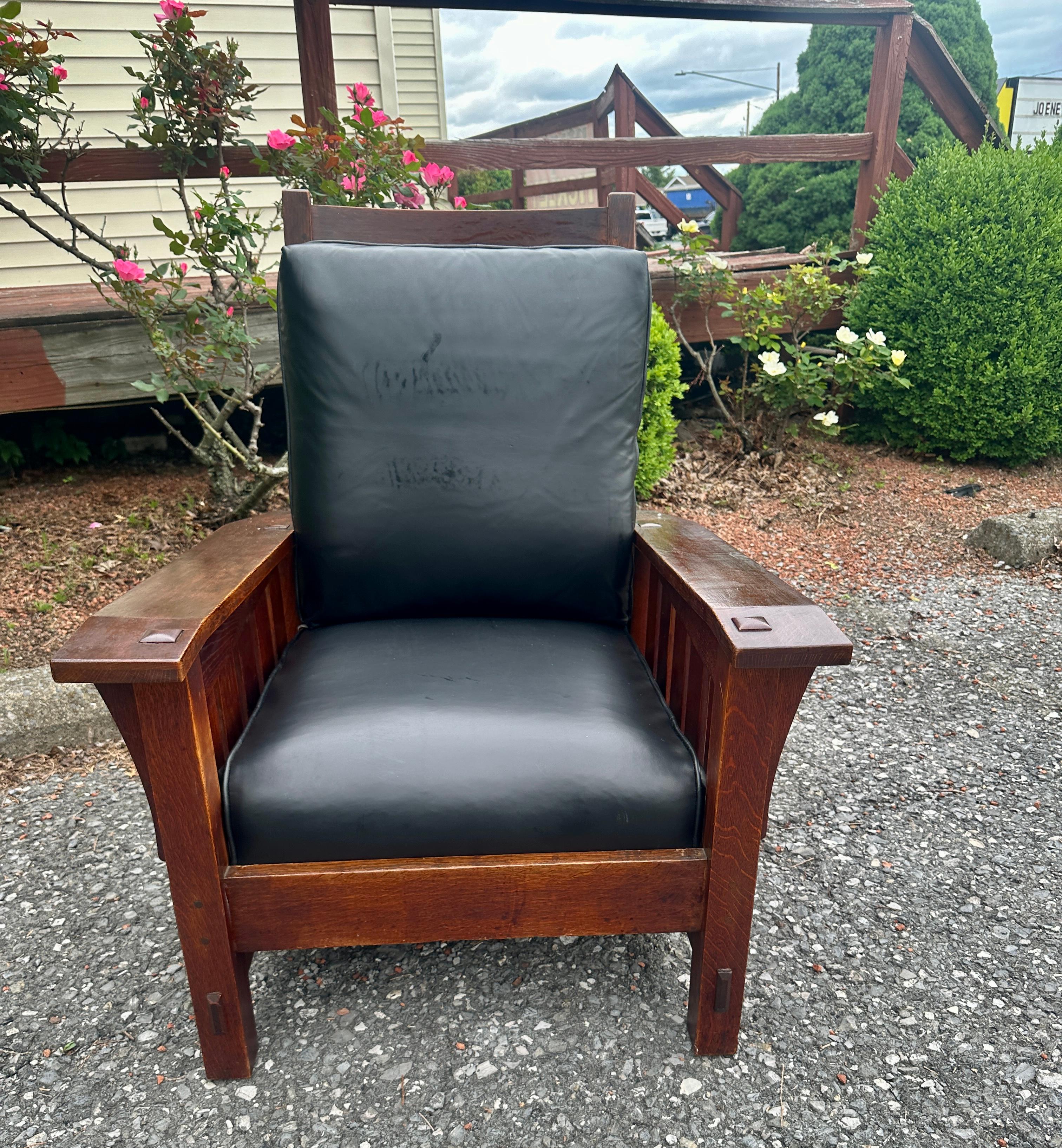 Américain Superbe chaise Morris à bras cintré Gustav Stickley, modèle 369 - W8067 en vente