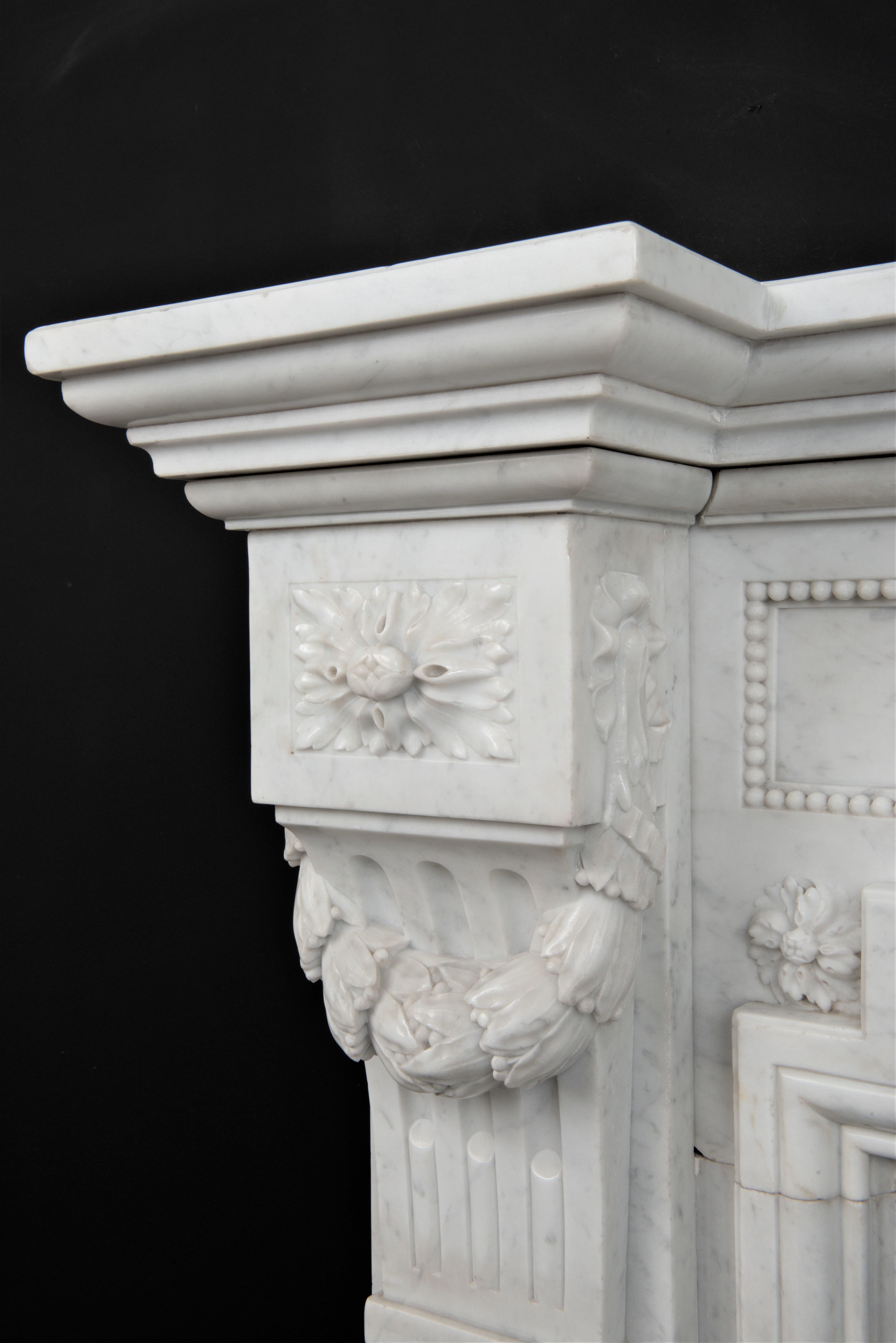 Superb Antique Louis XVI Fireplace Mantel In Good Condition For Sale In Haarlem, Noord-Holland