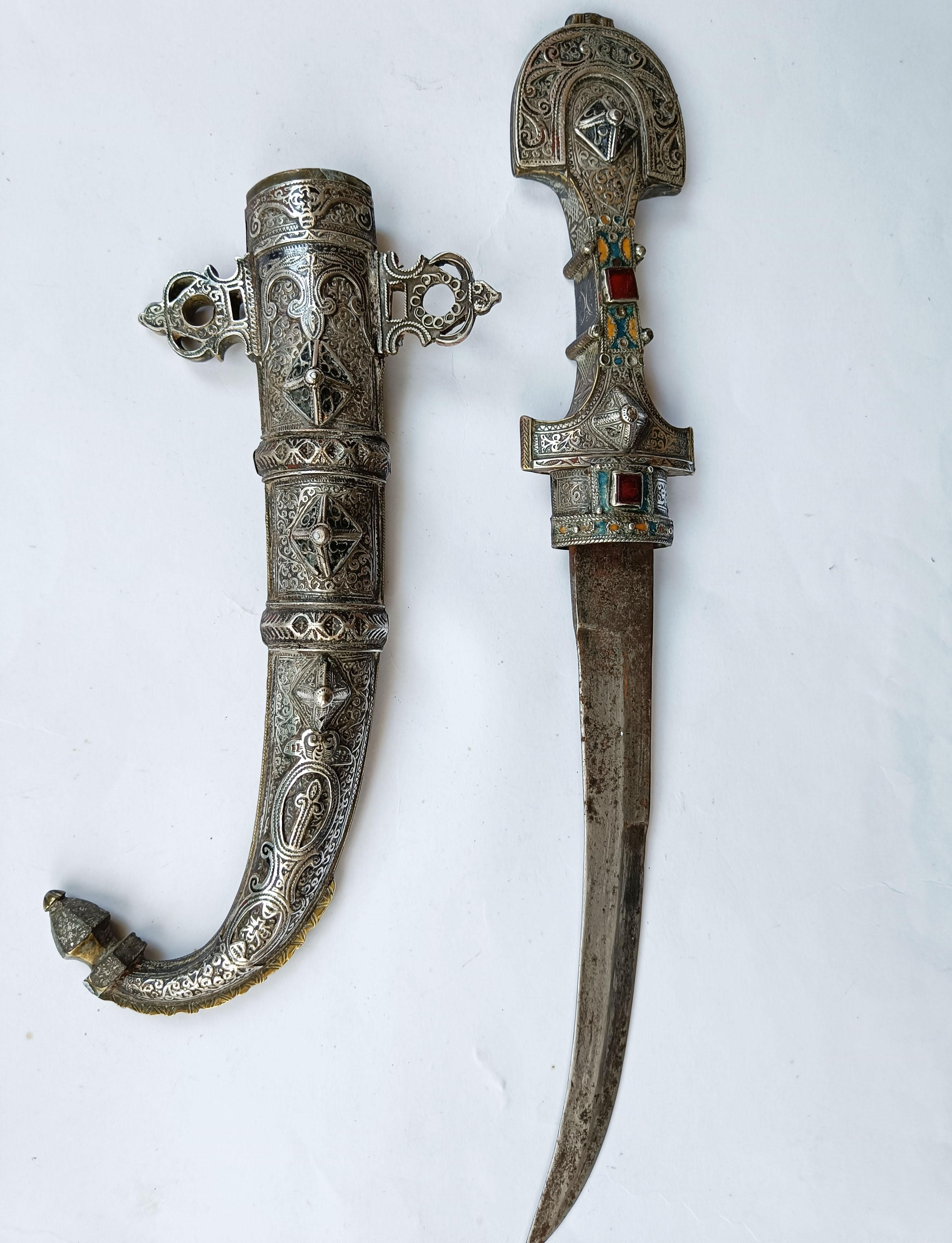 Hand-Crafted Superb Antique Moroccan Koumiya Berber Dagger 19th c Islamic arts For Sale