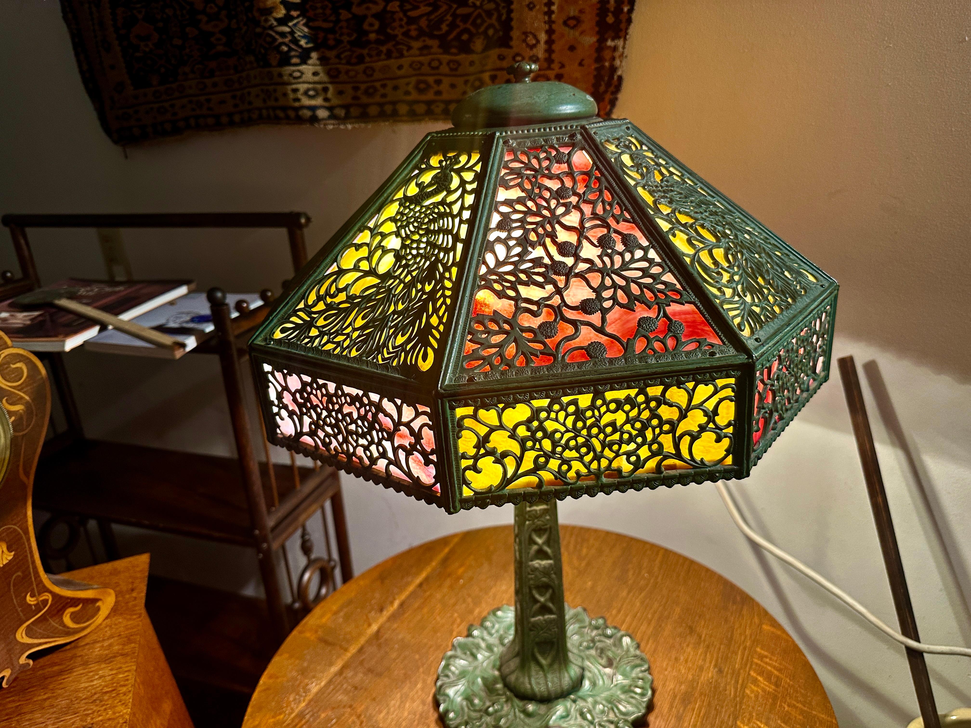 SUPERB Lámpara antigua Arts & Crafts Peacock de B&H - Época Stickley .   W8386 en venta 4