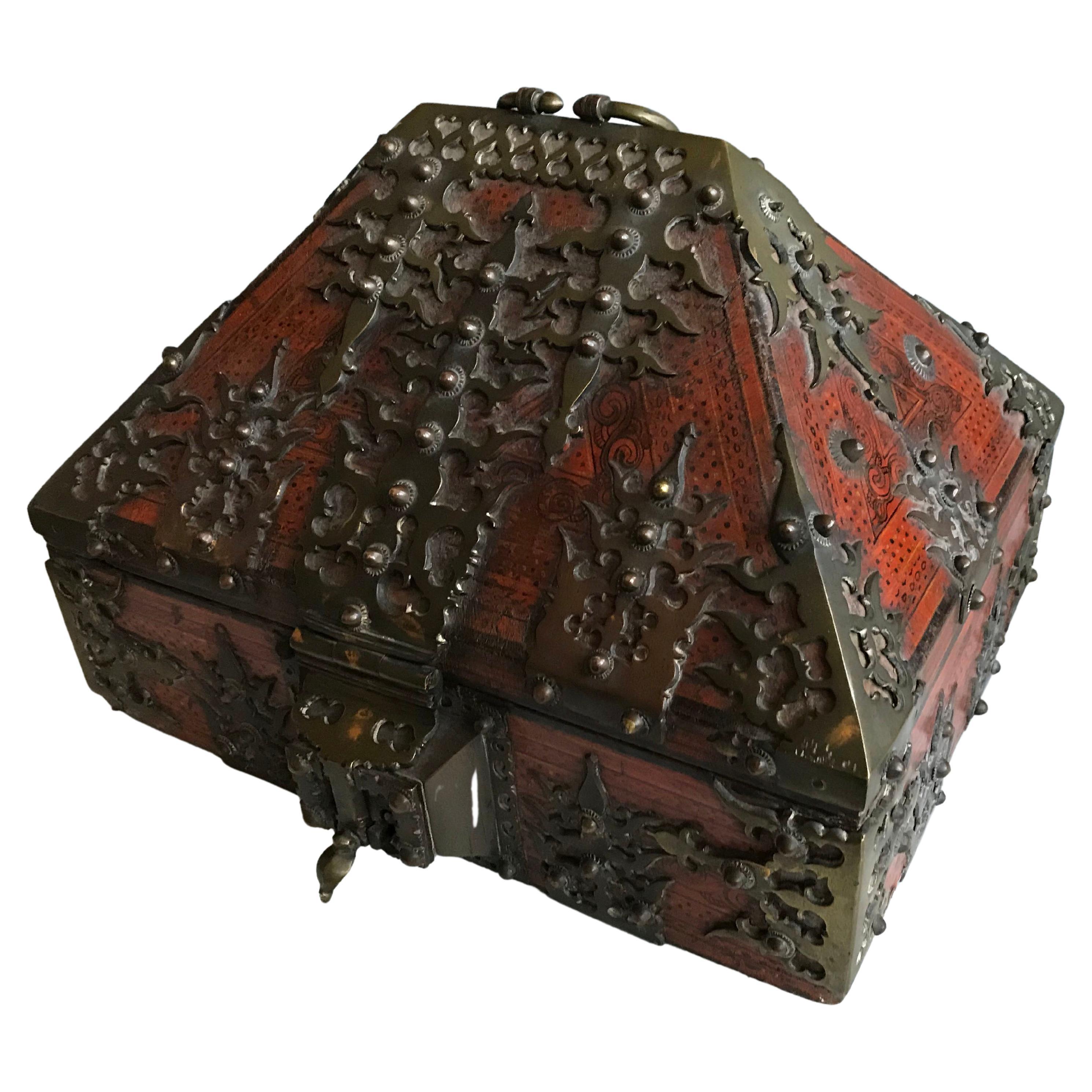 Antike sdindische Dowry-Box-Interieurdesign-Antiquitten-Geschenk im Angebot
