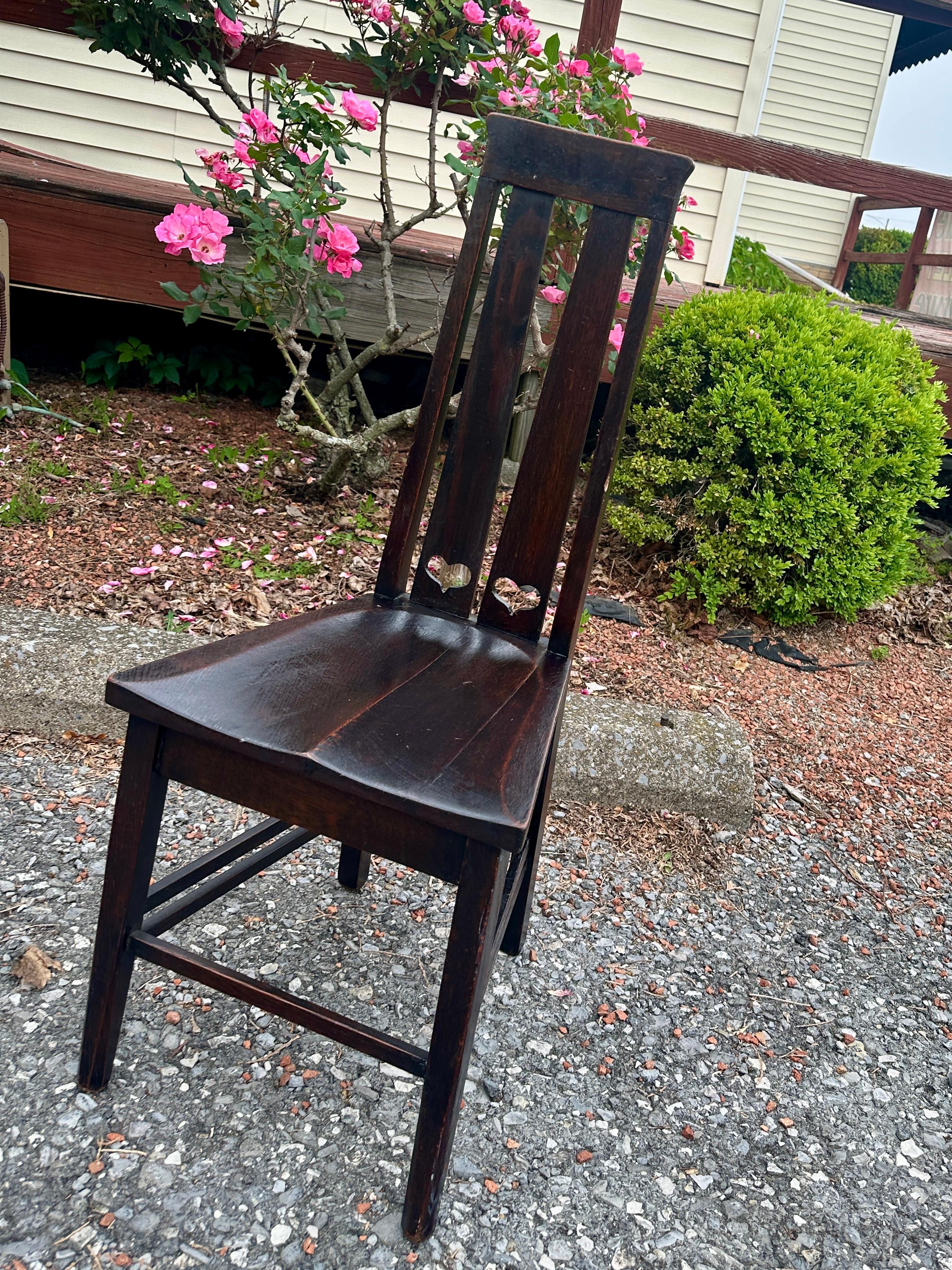 SUPERB Antique Stickley Brothers Narrow Chair - W1829
In pristine condition

This is an antique Stickley Brothers narrow chair made in the early 1900s. It is in EXCELENT condition, great form and design, and a great selection of quarter-sawn oak