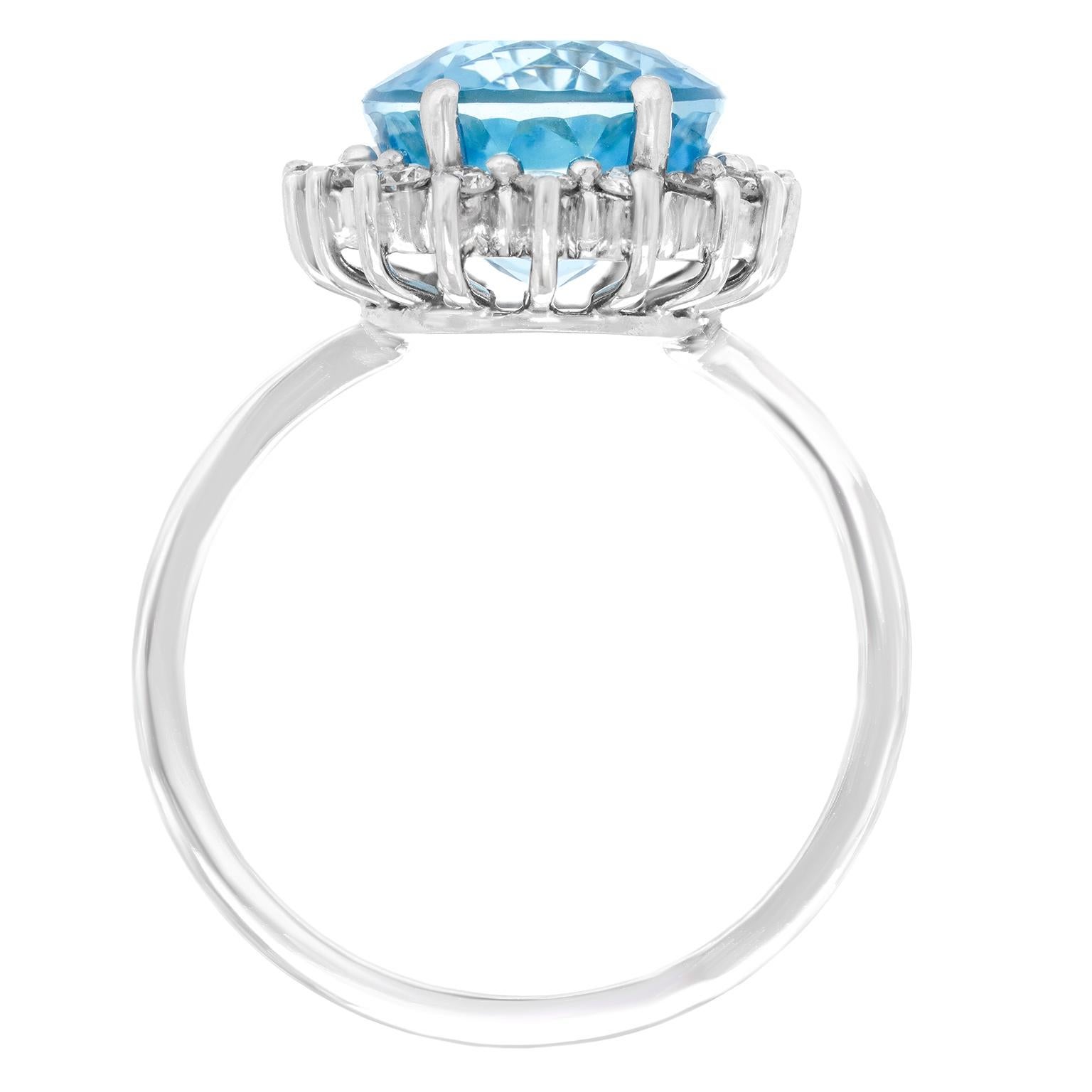 Superb Aquamarine and Diamond Ring For Sale 4