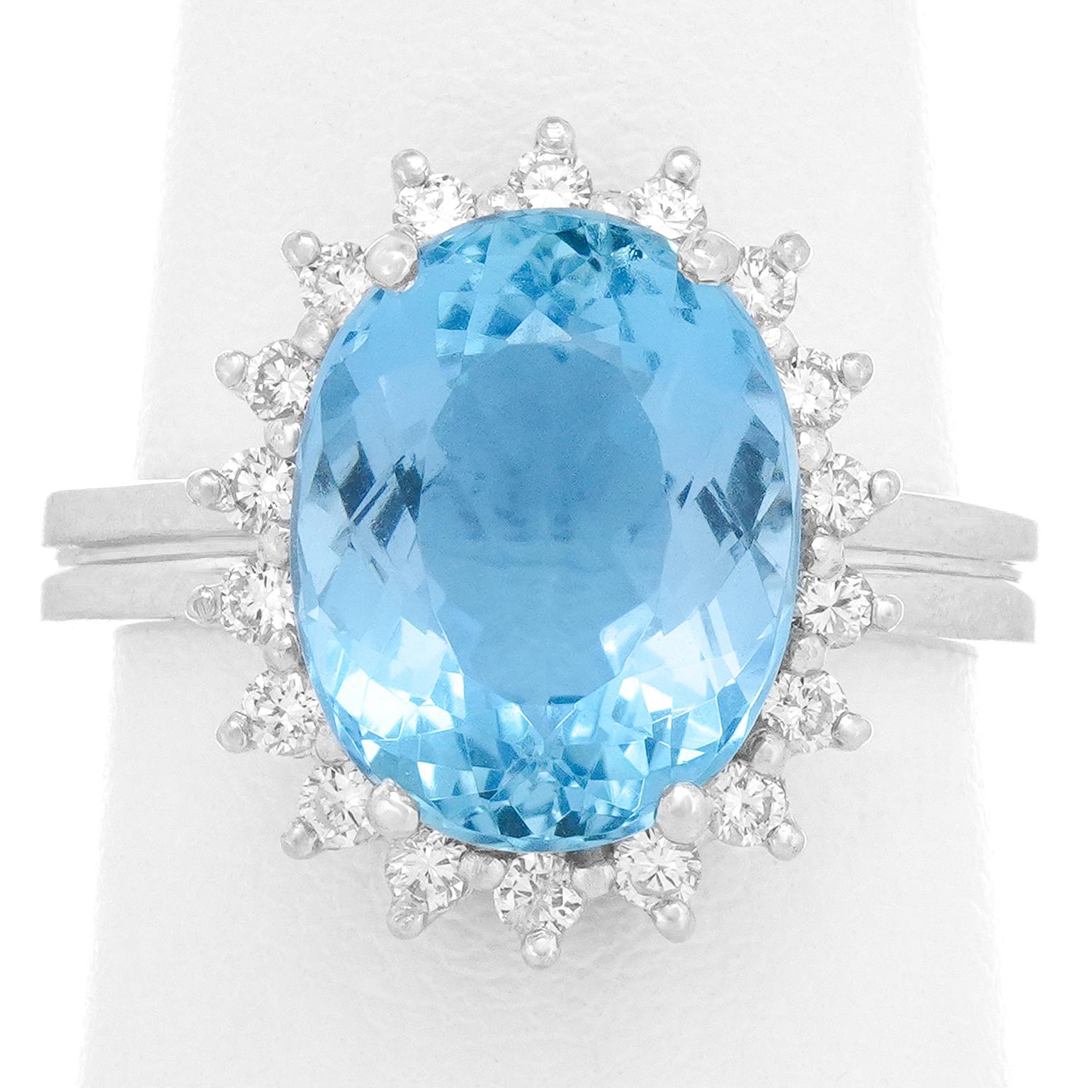 Women's or Men's Superb Aquamarine and Diamond Ring