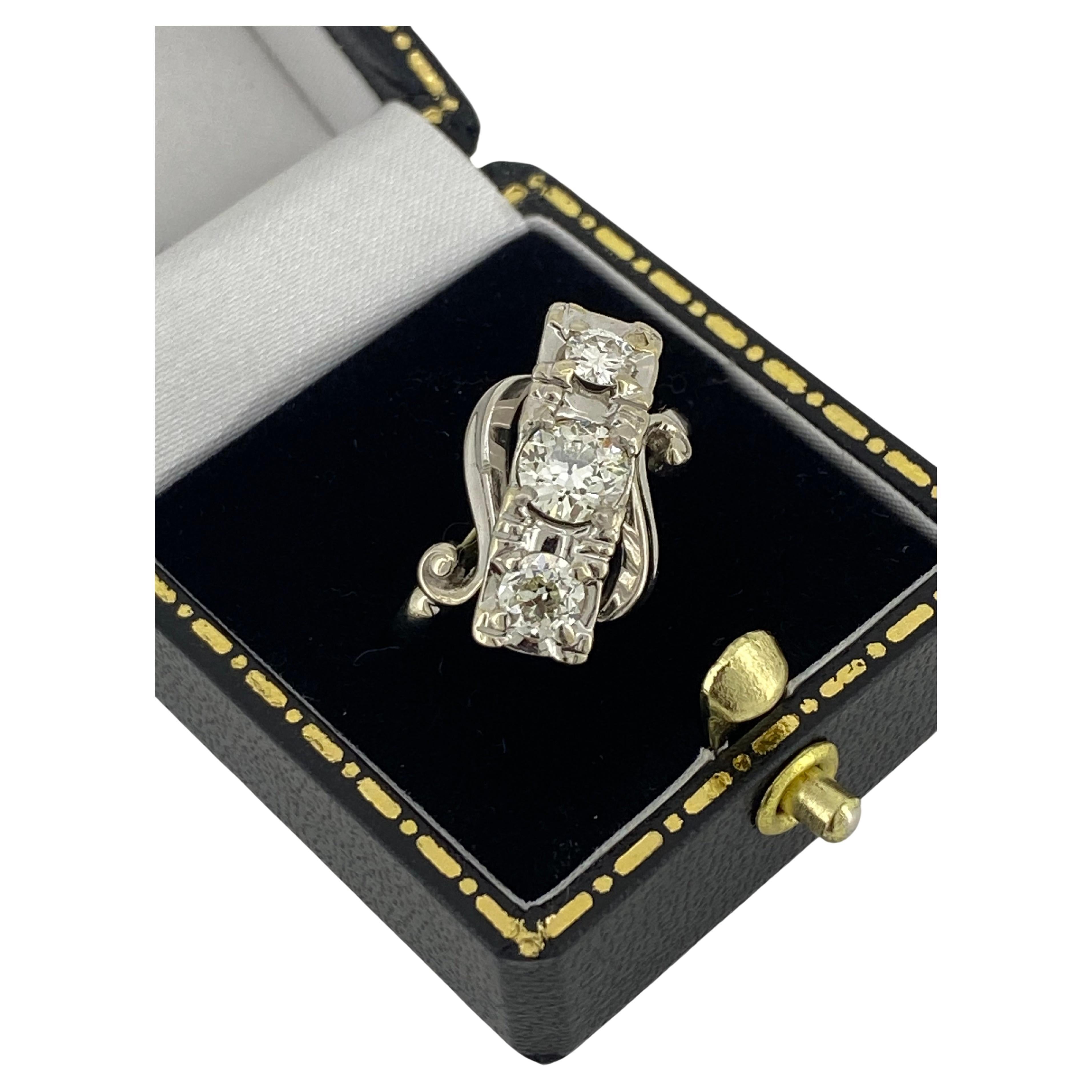 Superb Art-Deco 3-Stone 1.35ct Old-European Cut Diamond Ring in 18K & Platinum For Sale