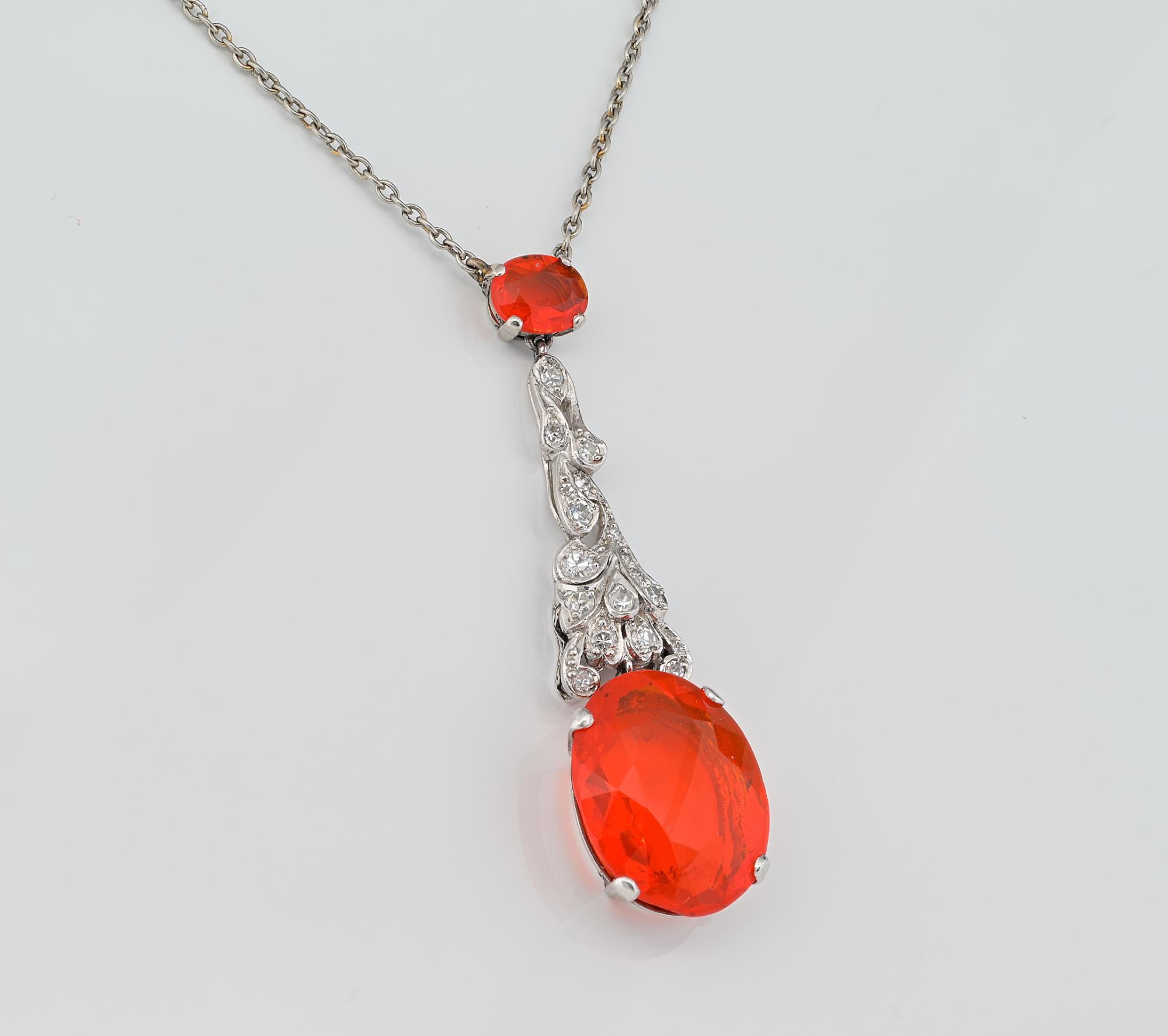Art Déco Superb Art Deco 7.70 Ct Fire Opal Diamond Necklace 18 KT in vendita