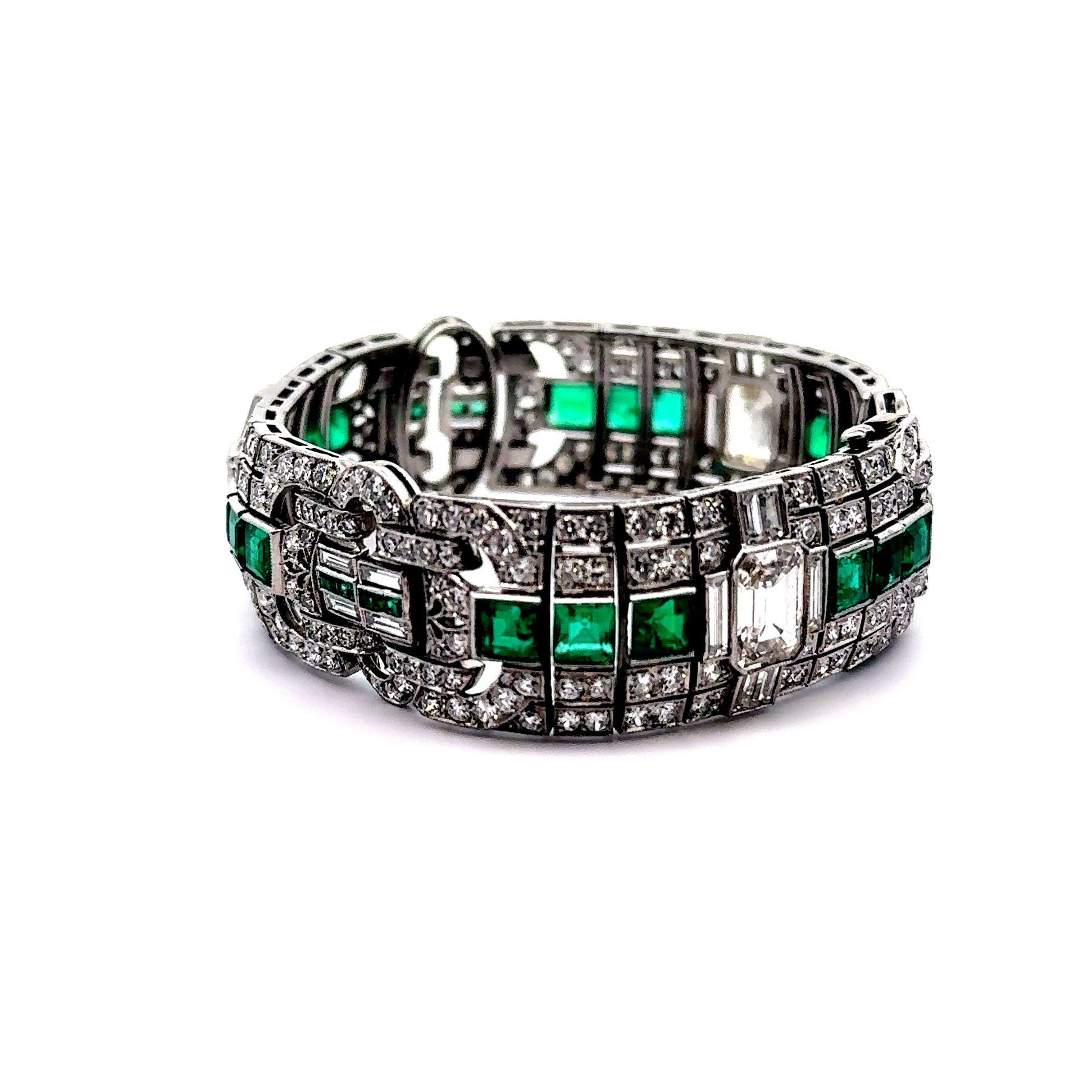 Art déco Superbe bracelet Art Déco en diamant, émeraude et platine, circa 1929 en vente