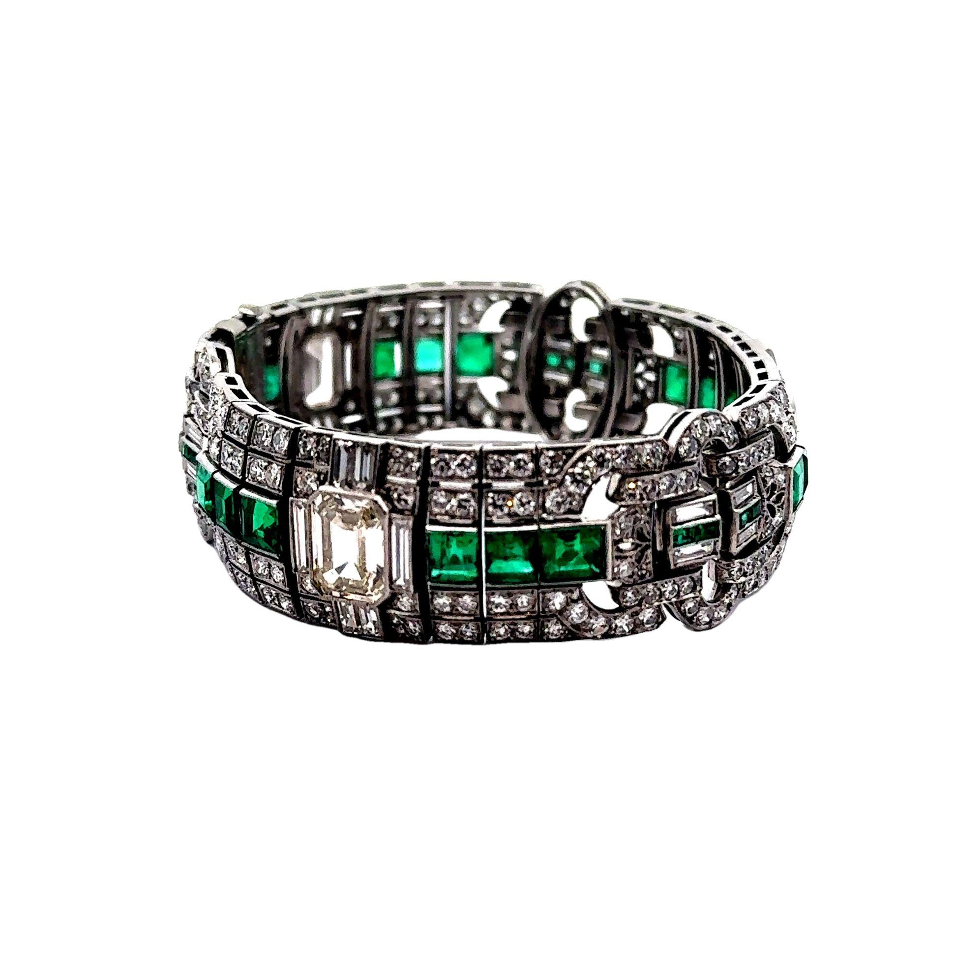 Superbe bracelet Art Déco en diamant, émeraude et platine, circa 1929 Excellent état - En vente à Beverly Hills, CA