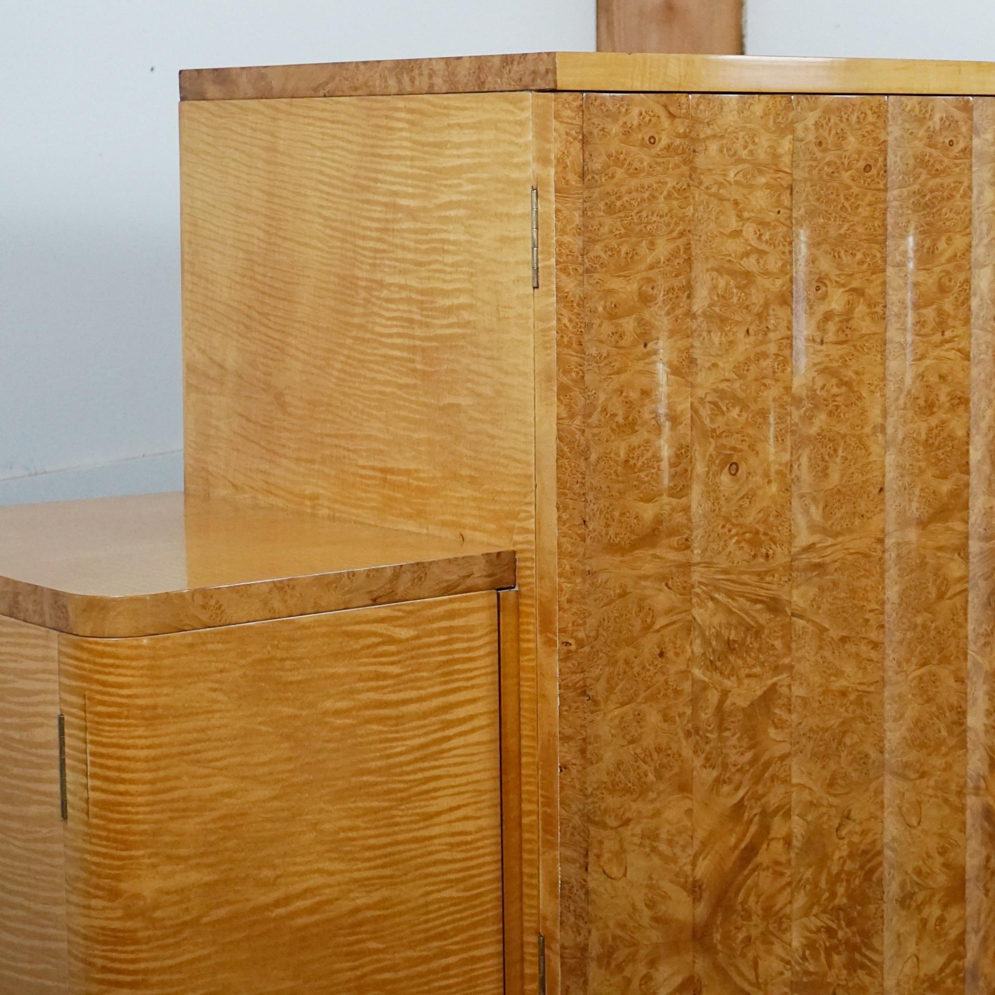 Superb Art Deco Satin Birch and Walnut Cocktail Cabinet For Sale 6
