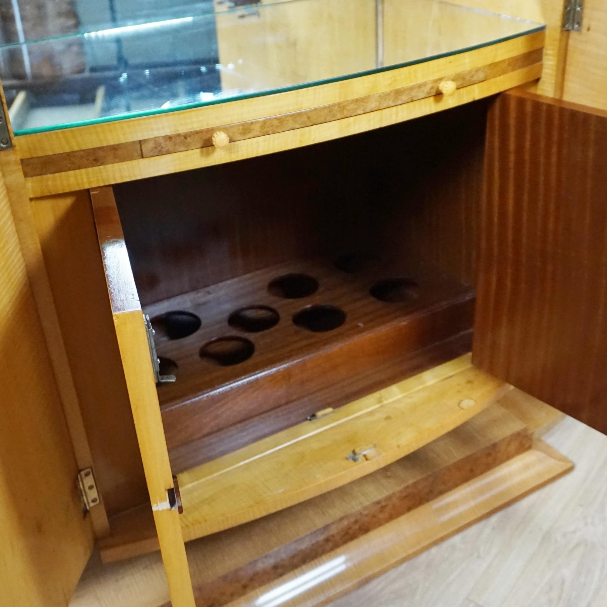 Superb Art Deco Satin Birch and Walnut Cocktail Cabinet For Sale 3