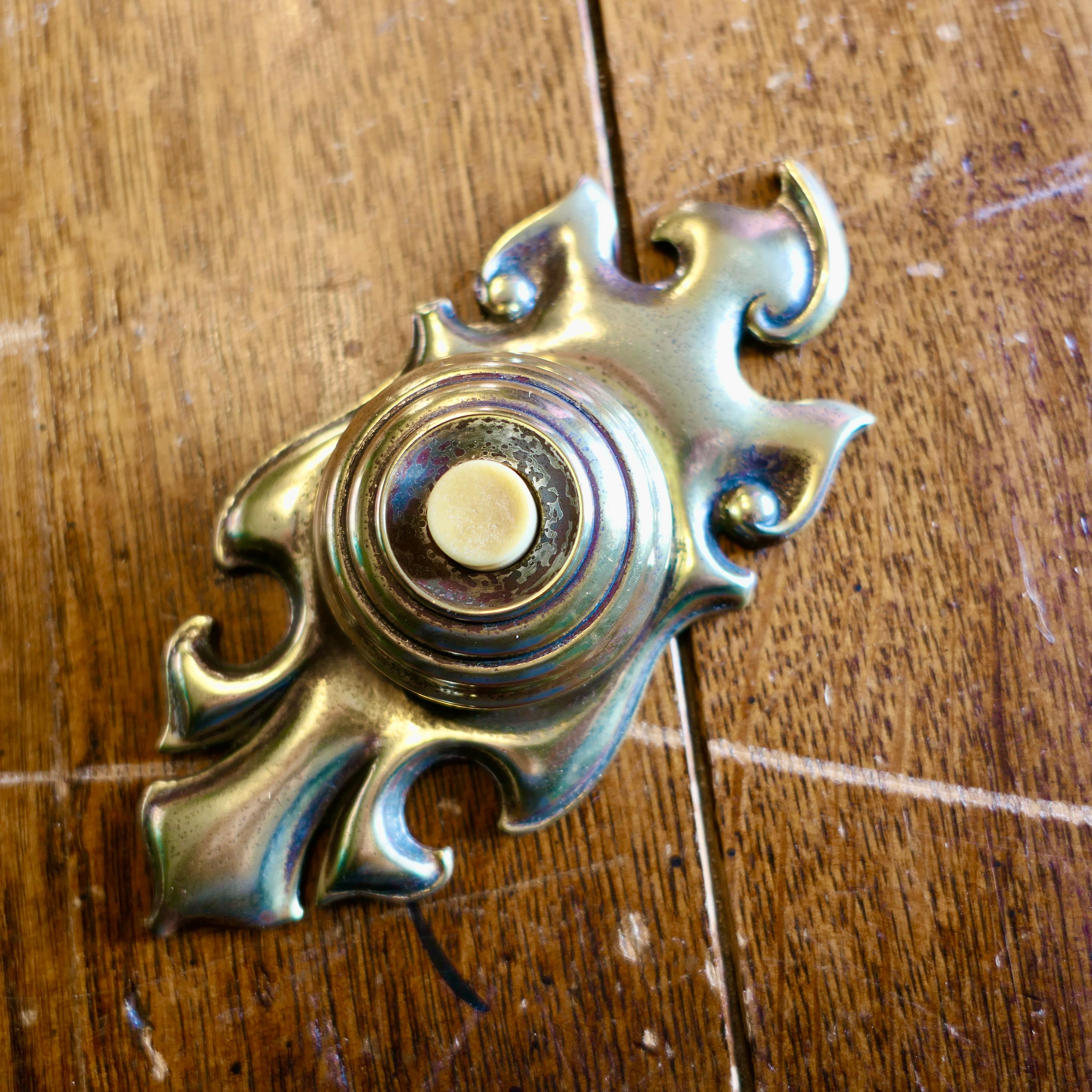 Superb Art Nouveau Brass Bell Push In Good Condition For Sale In Chillerton, Isle of Wight