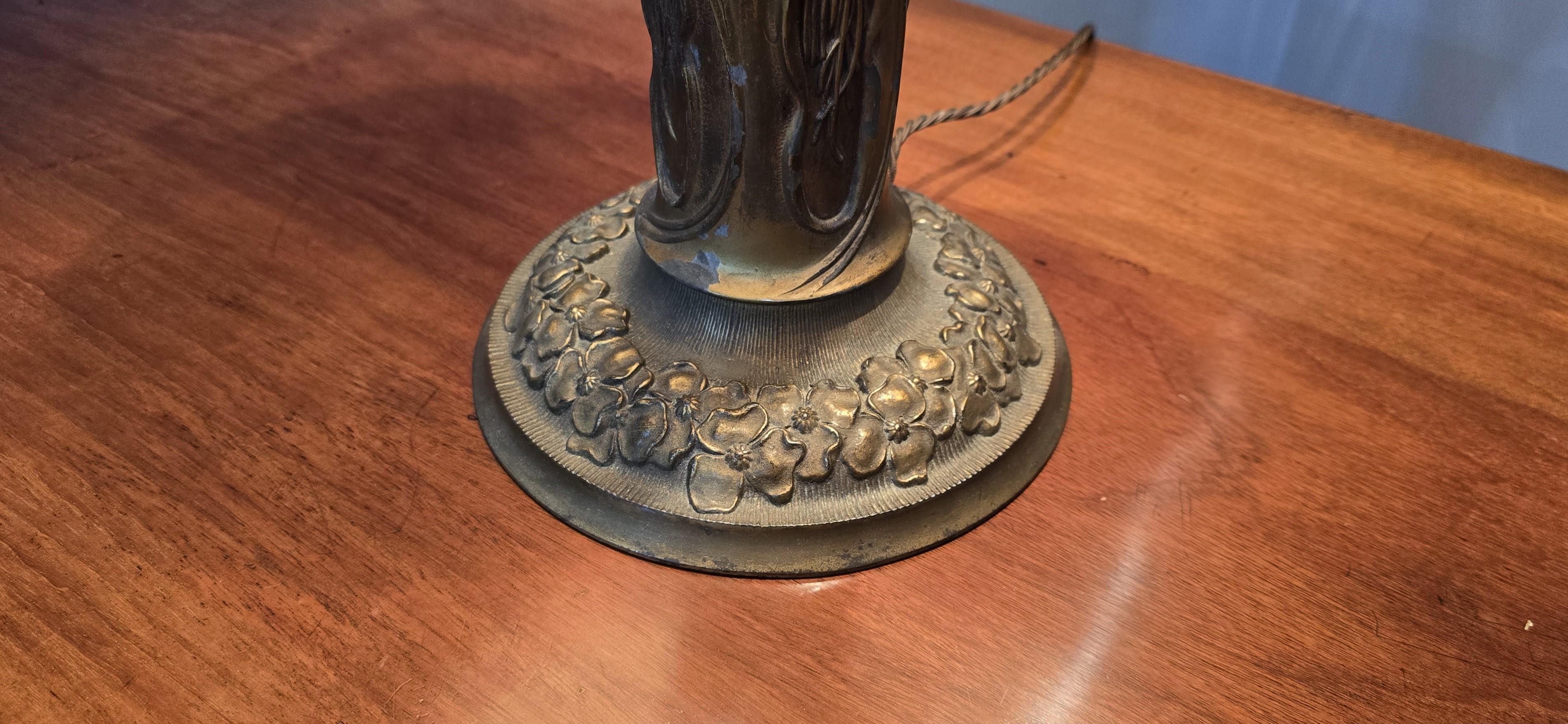 Superba lampada Art Noveau di The Charles Parker Company in vendita 5