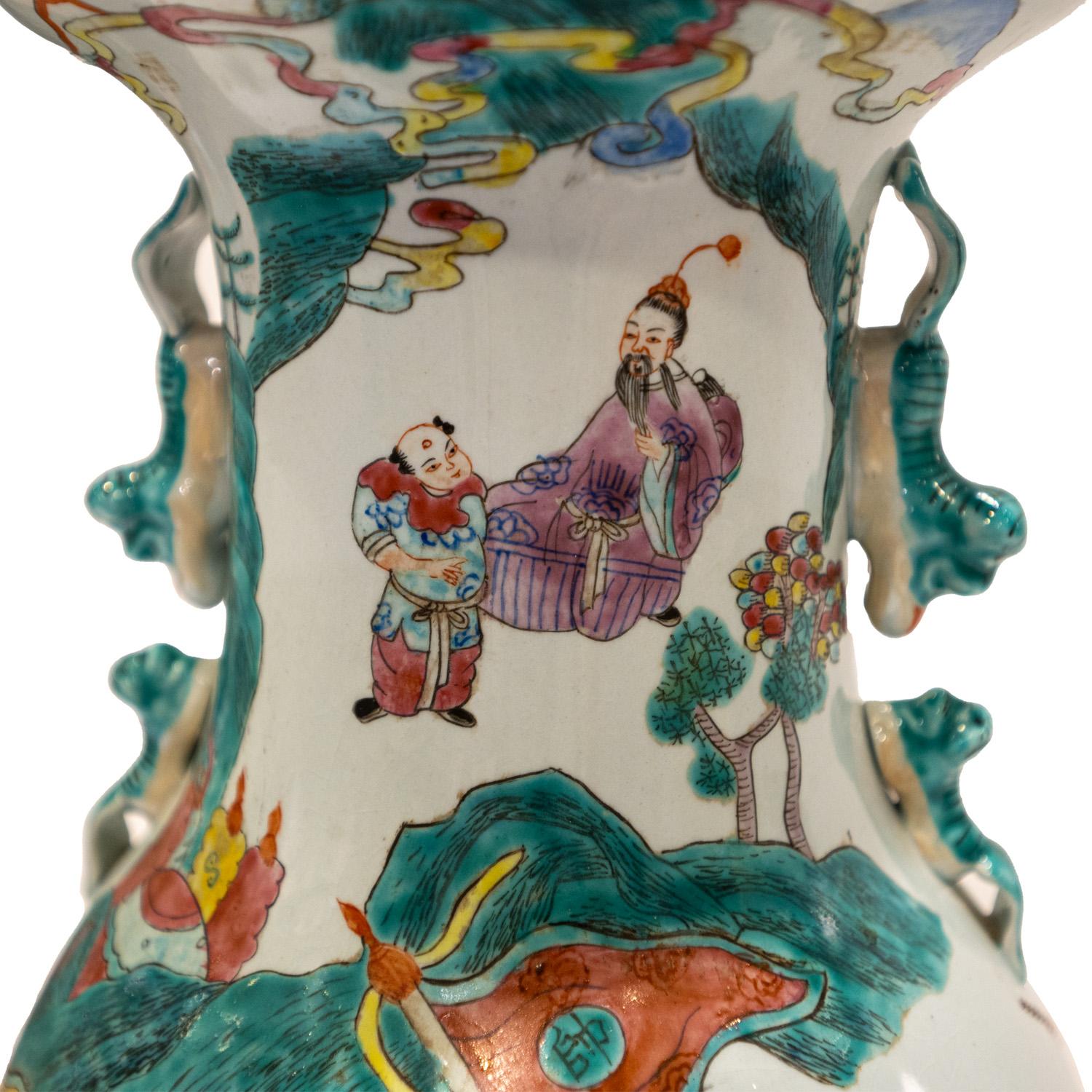 Superb Artisan Chinese Porcelain Table Lamp on Carved Wood Base 1960s In Excellent Condition For Sale In New York, NY