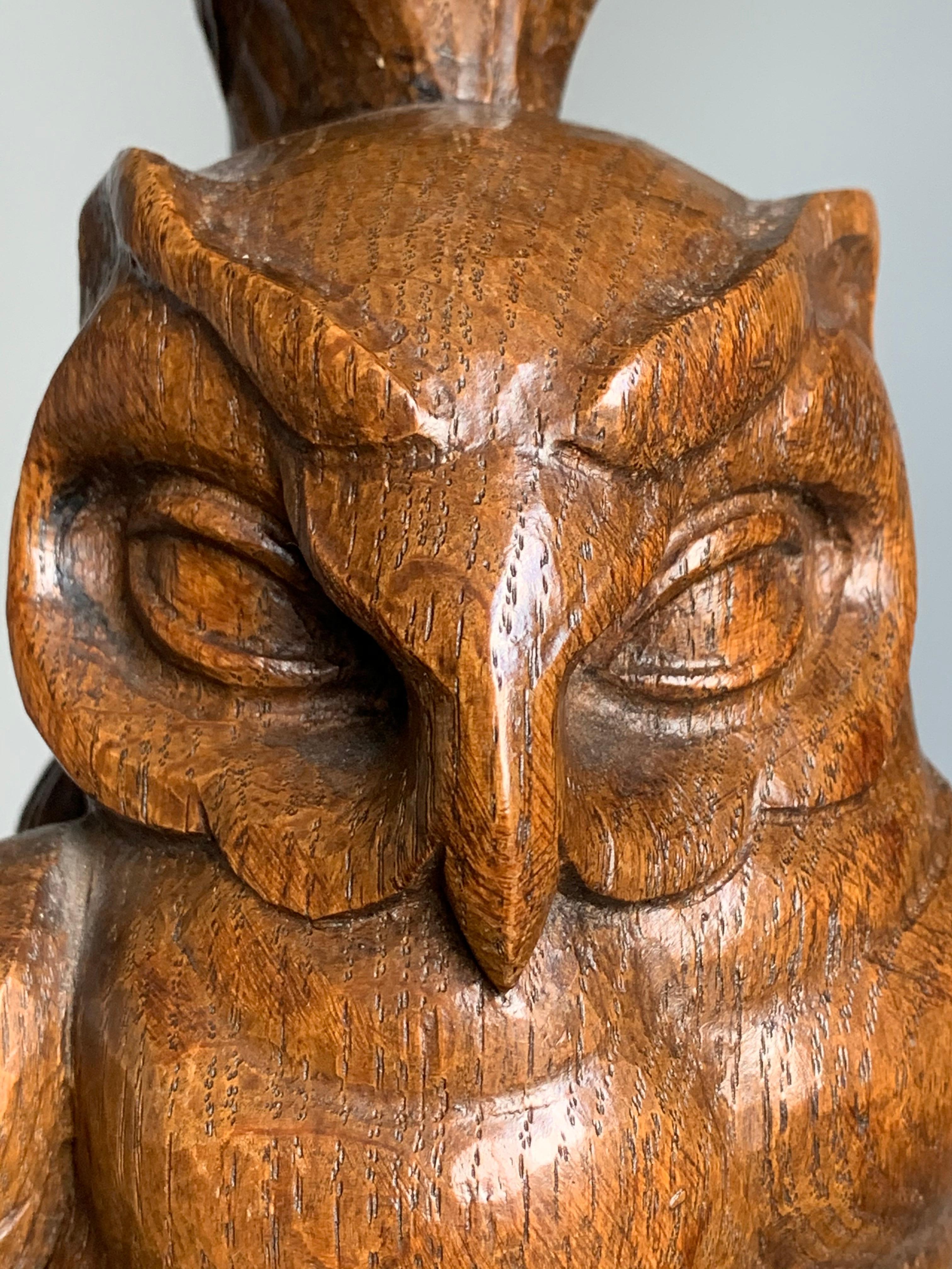 20th Century Stylish Arts & Crafts Hand Carved Oak Owl Sculpture Desk or Table Lamp 1920