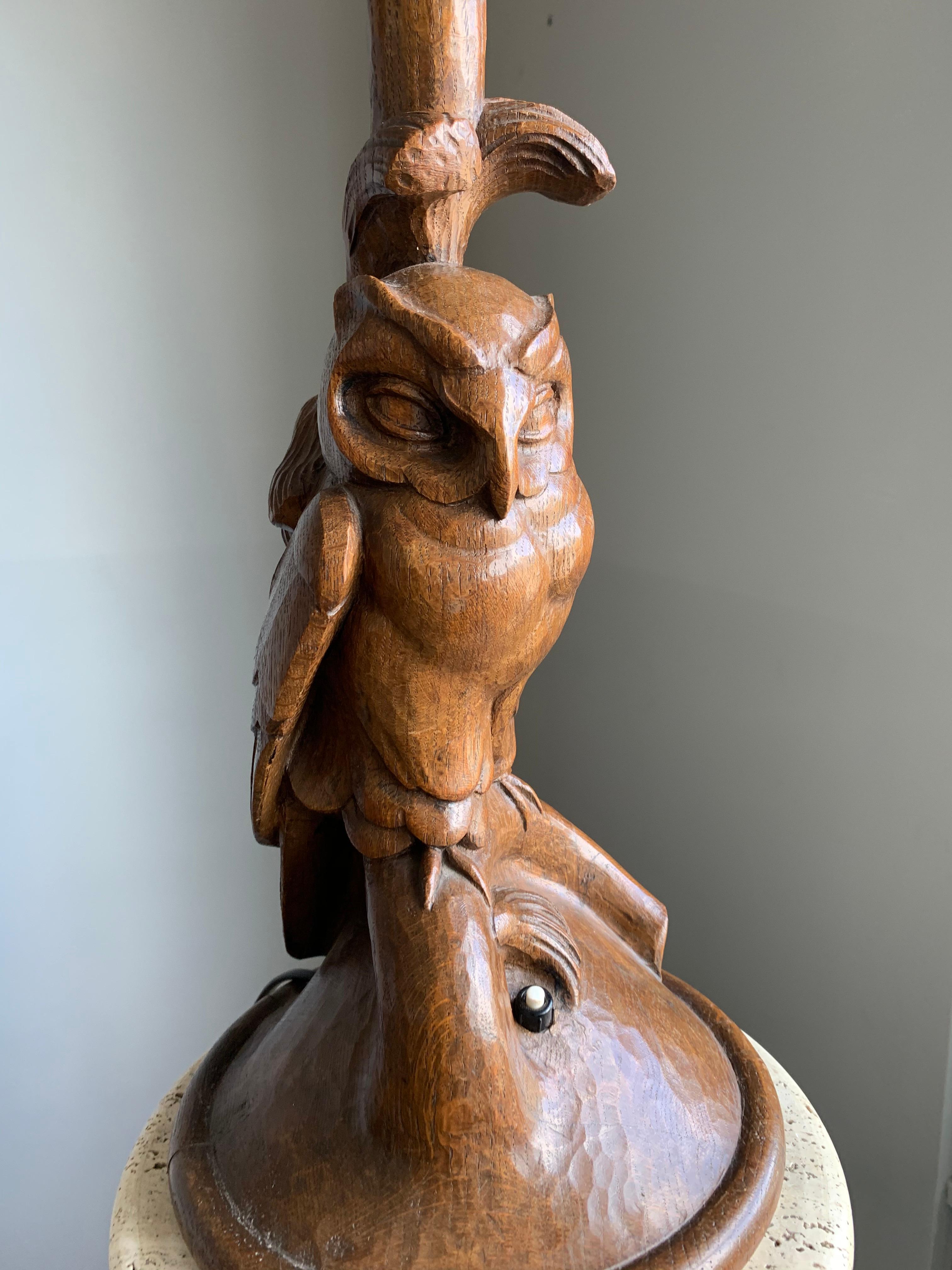 Stylish Arts & Crafts Hand Carved Oak Owl Sculpture Desk or Table Lamp 1920 1