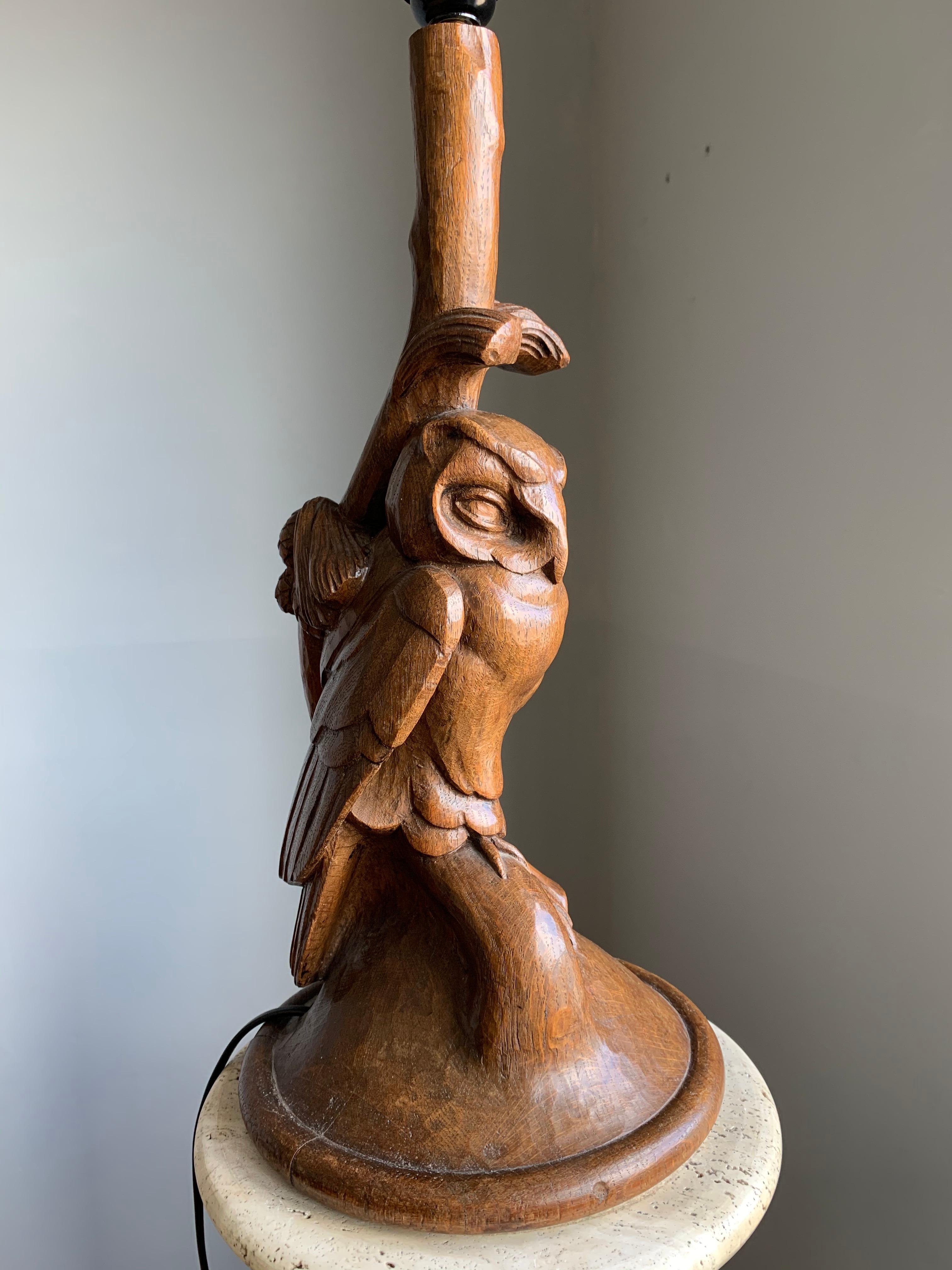 Stylish Arts & Crafts Hand Carved Oak Owl Sculpture Desk or Table Lamp 1920 3