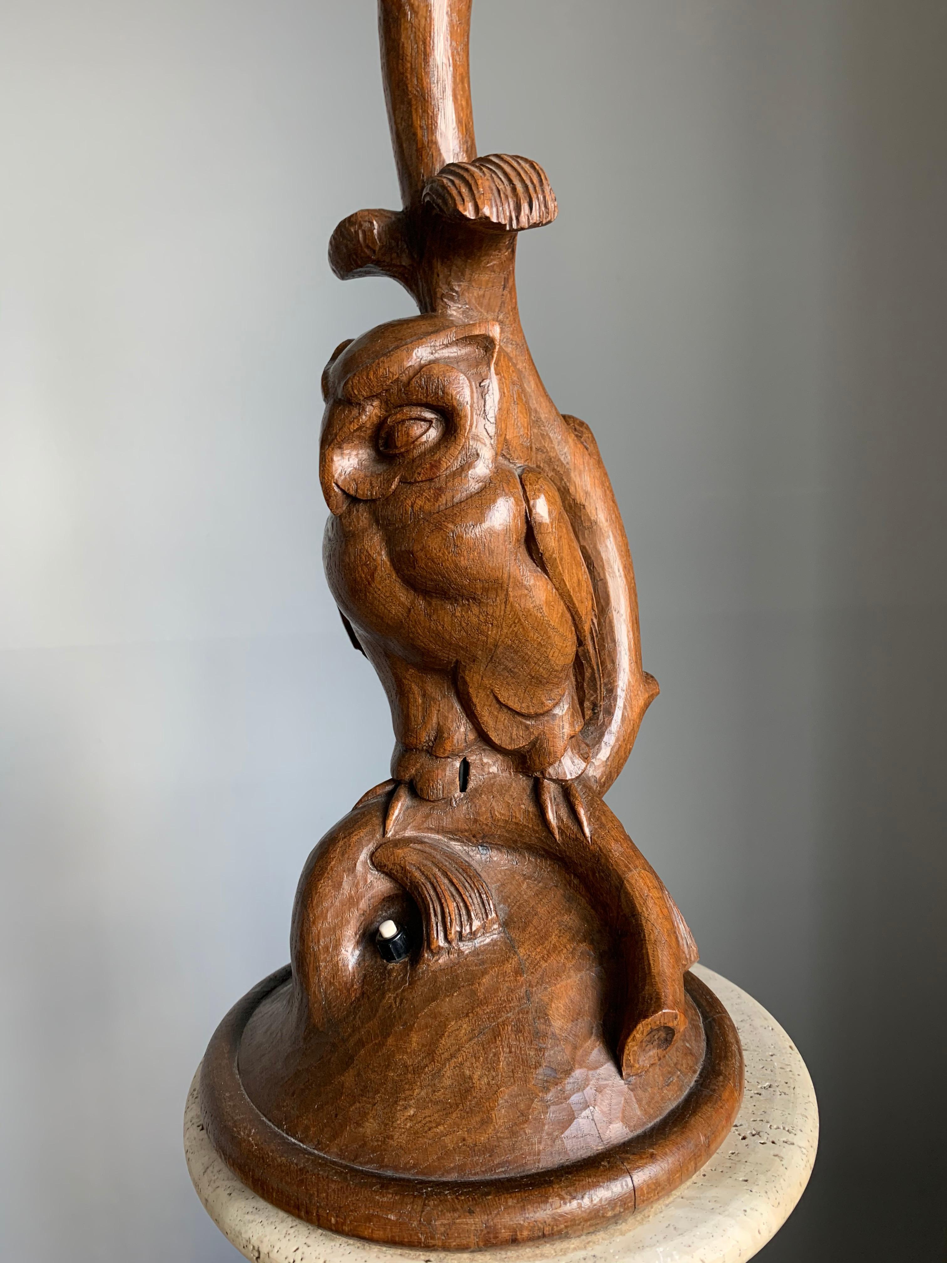 Stylish Arts & Crafts Hand Carved Oak Owl Sculpture Desk or Table Lamp 1920 4