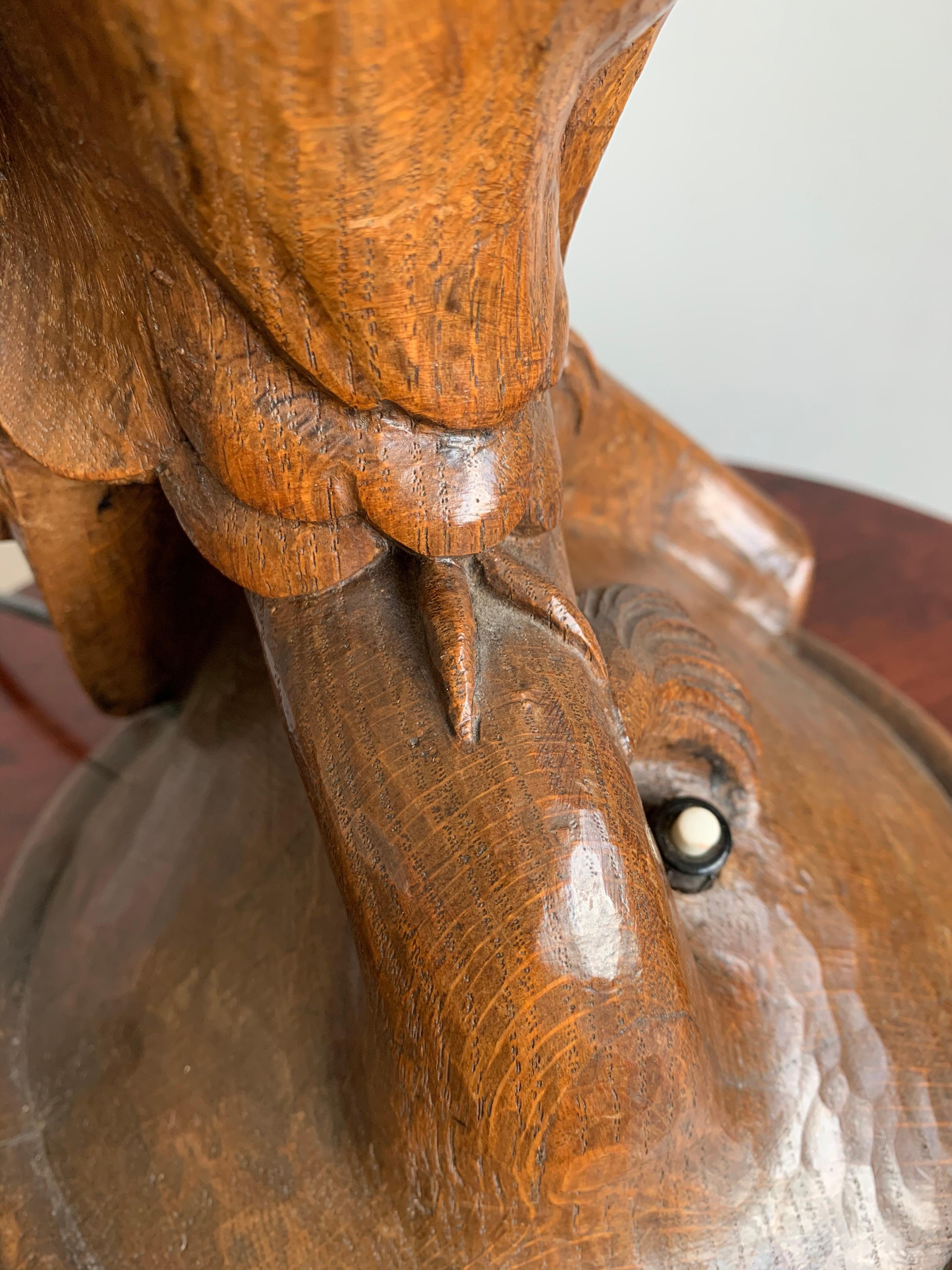 Stylish Arts & Crafts Hand Carved Oak Owl Sculpture Desk or Table Lamp 1920 7