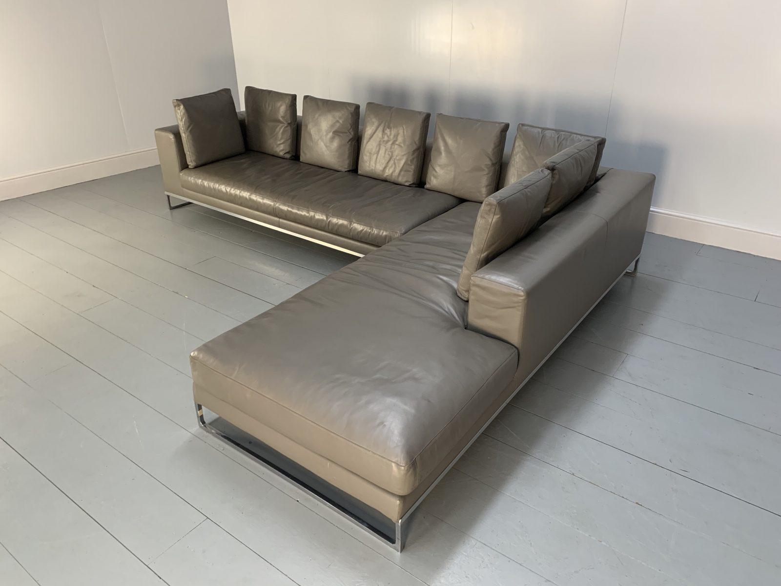 Superb B&B Italia “Dadone” L-Shape Sofa in Mid-Grey “Gamma” Leather For Sale 1