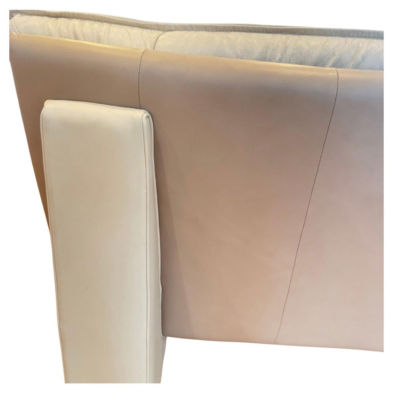 Magnífico sillón bajo de cuero italiano postmoderno Nicoletti Salotti beige tostado Italiano