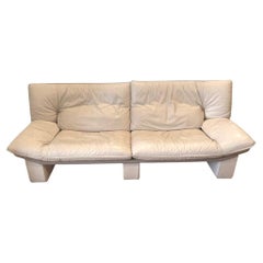 Superbe canapé bas italien postmoderne Nicoletti Salotti en cuir beige et beige