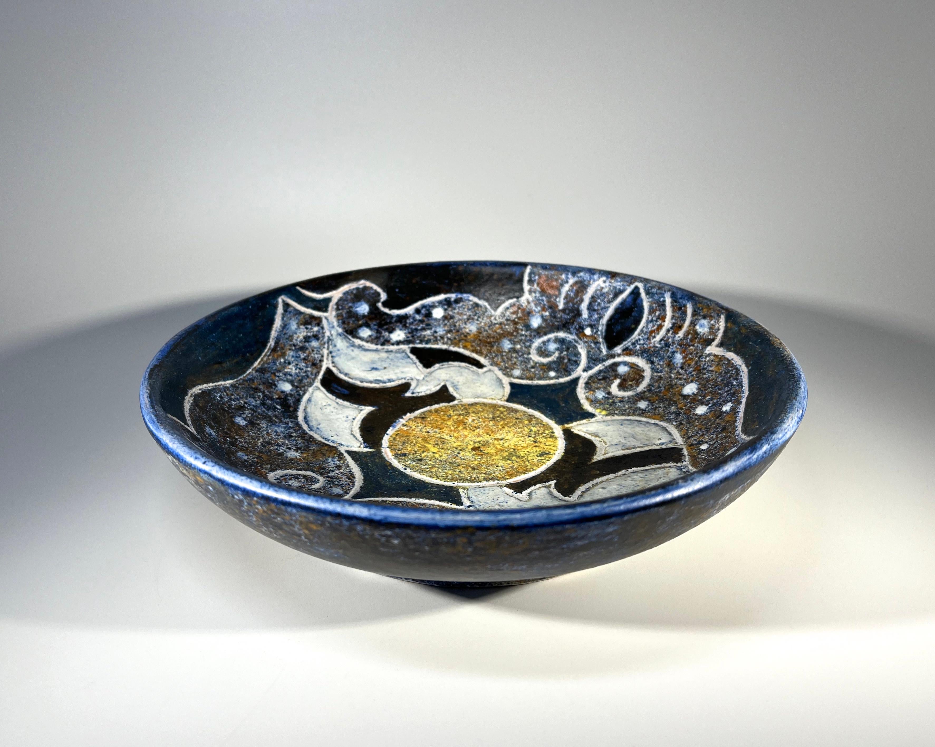 Superb Bernard Buffat Ceramic Dish For La Grange Aux Potiers, France 1970's In Excellent Condition For Sale In Rothley, Leicestershire