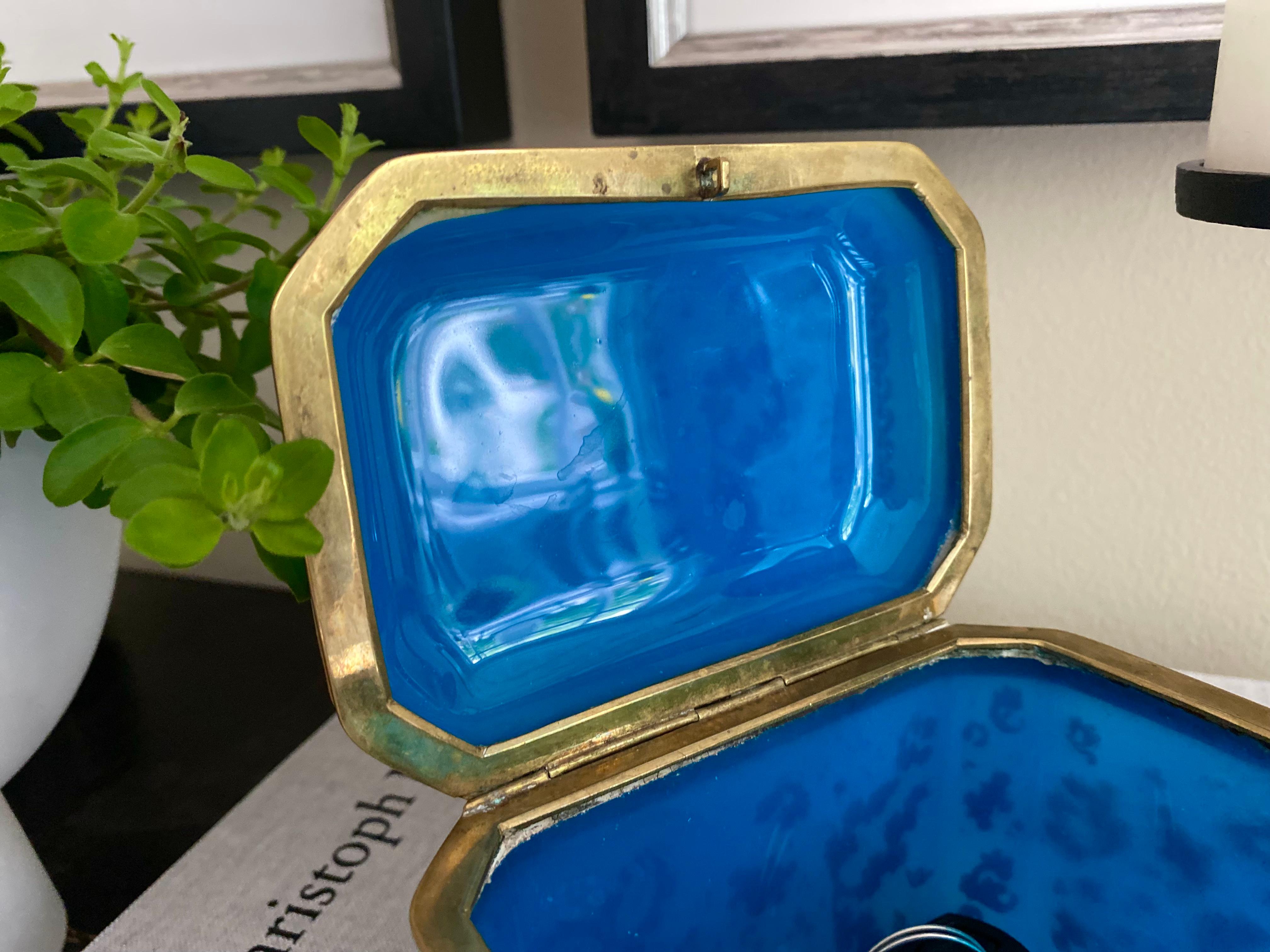 Superb Bohemian Barfatan blue Opaline Enamelled Glass Box In Good Condition In Hamburg, DE